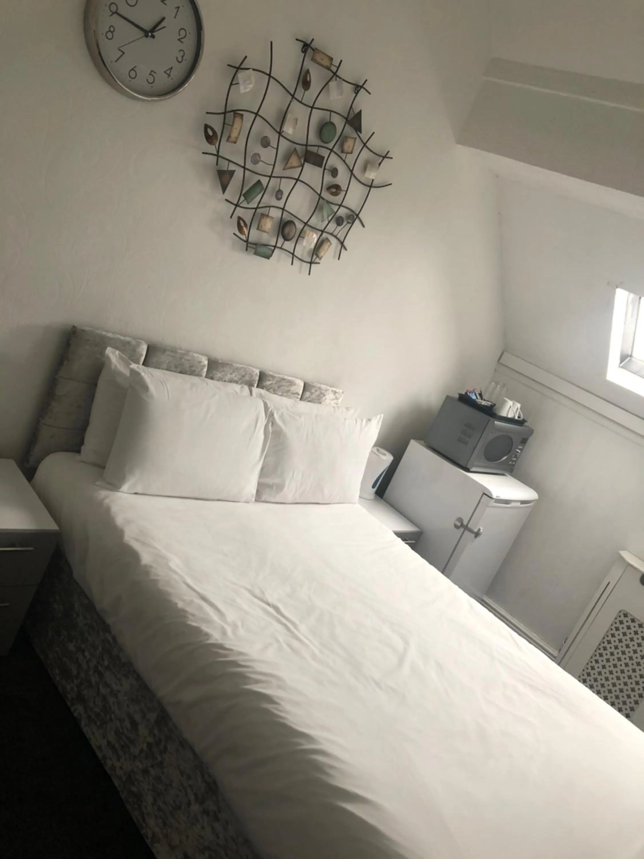 Bed in Ashfield Hotel