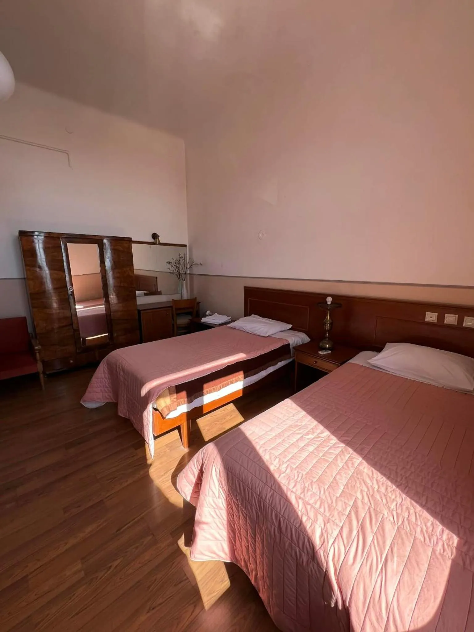 Bed in Hotel Acropolis