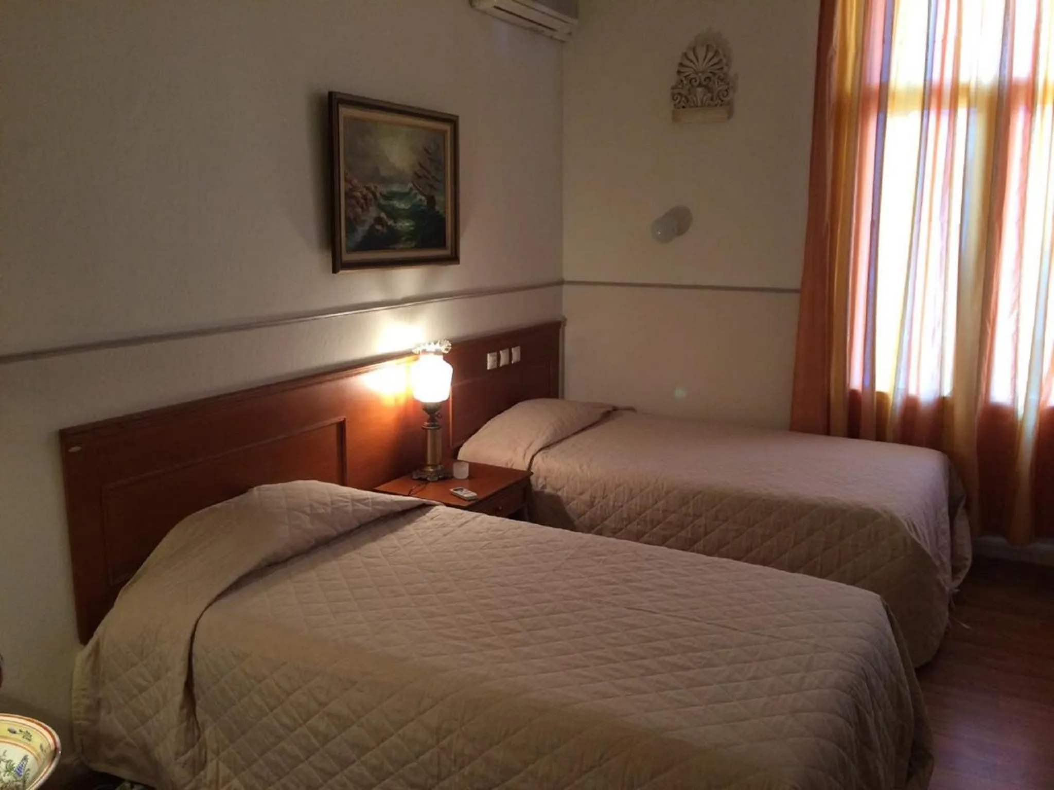 Bed in Hotel Acropolis