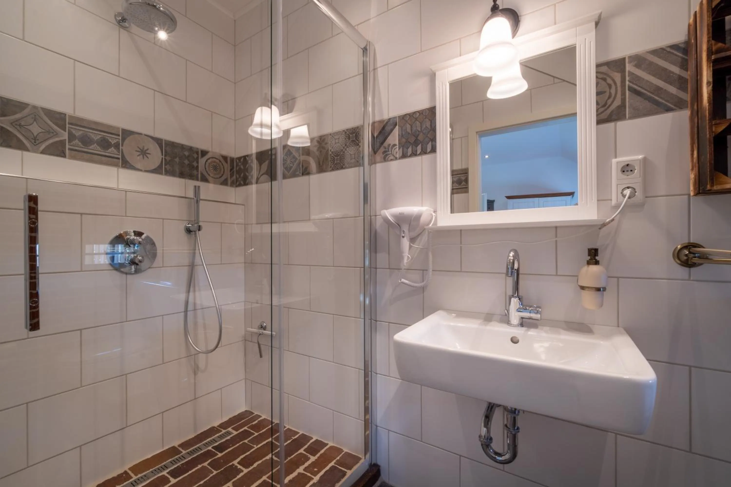 INSEL-LAND-HOTEL MICHAELSEN -Boutique Hotel- im Ostland mit Yoga u Sauna