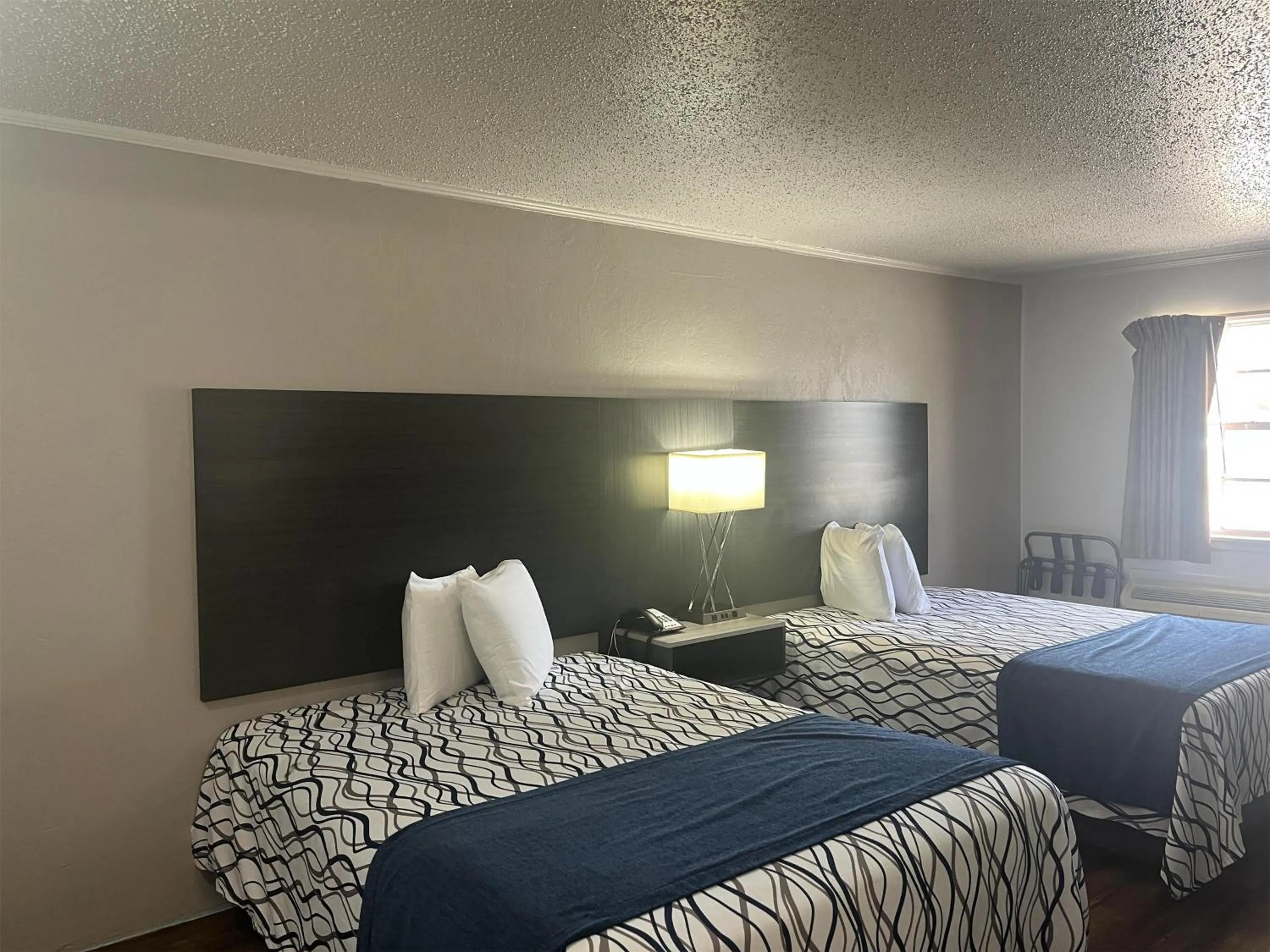 Bedroom, Bed in Motel 6 New Boston, TX