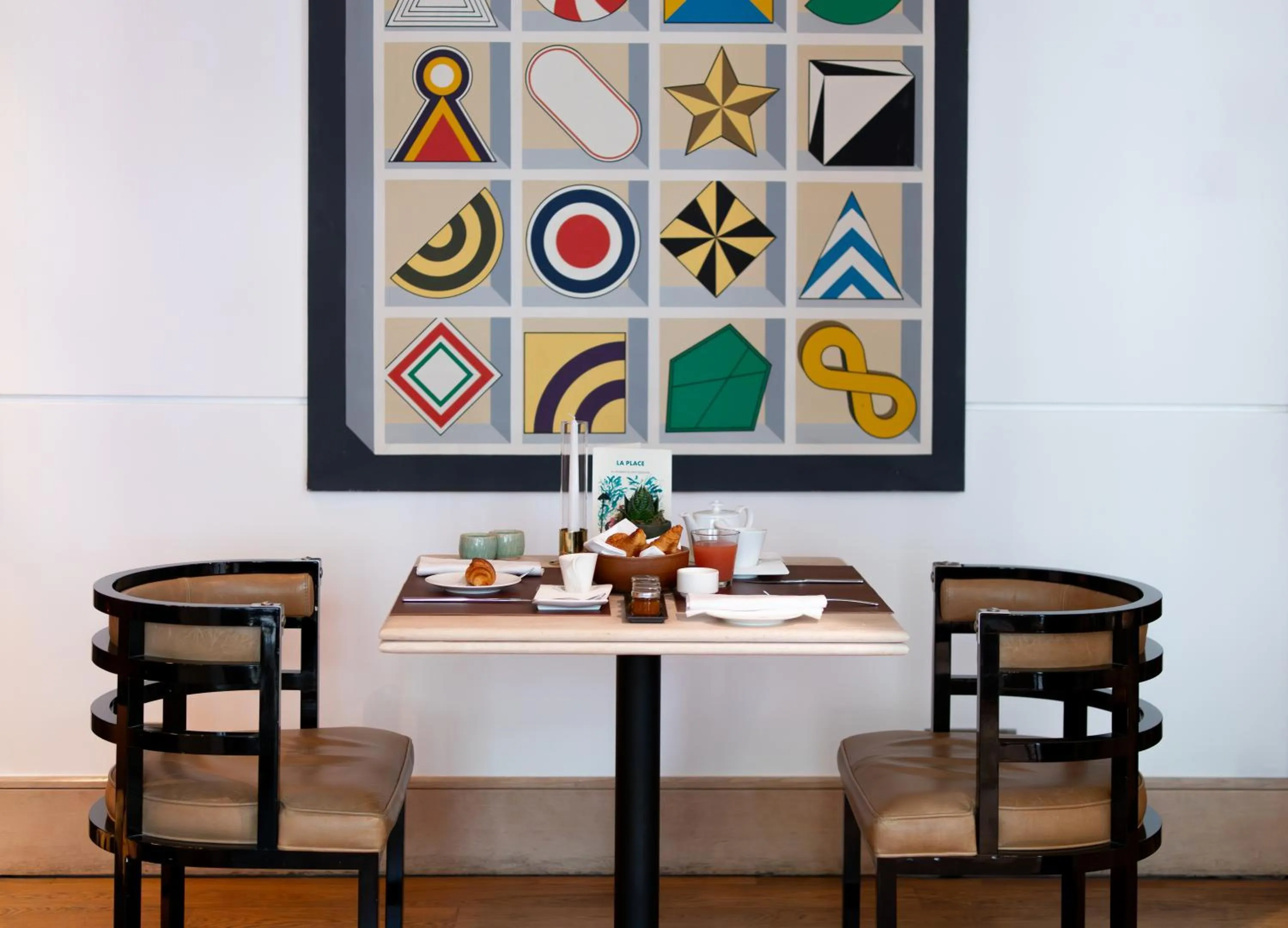 Restaurant/places to eat in Grand Hôtel Champs-Elysées