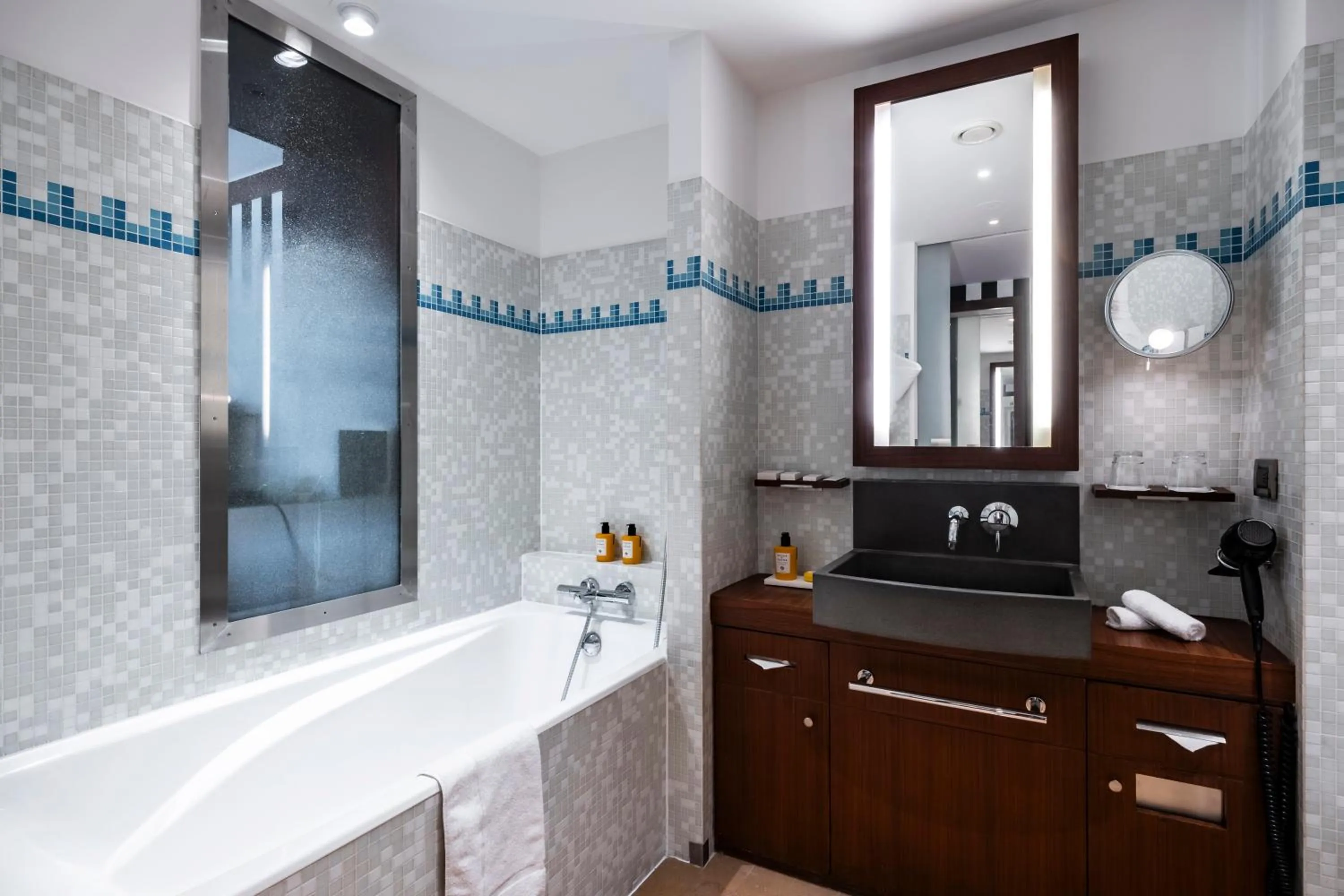 Bathroom in Grand Hôtel Champs-Elysées