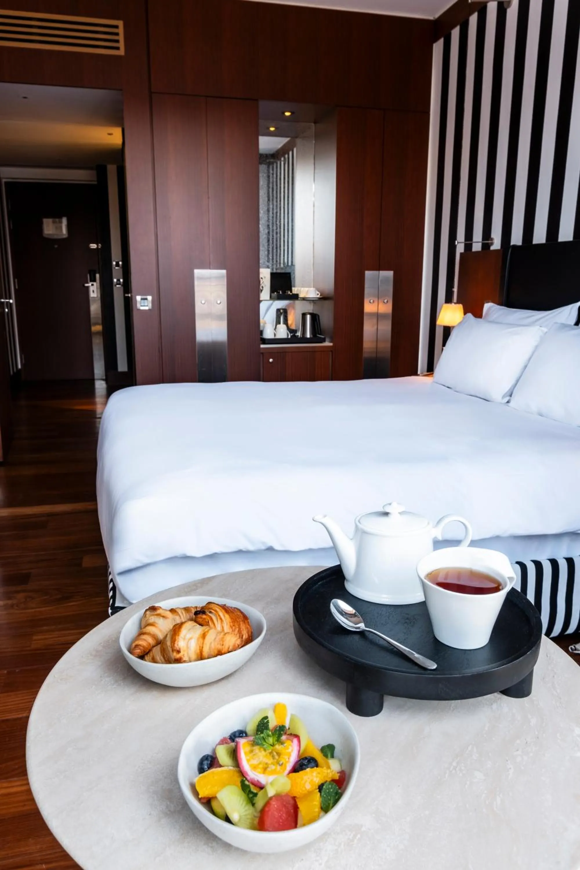 Bed in Grand Hôtel Champs-Elysées