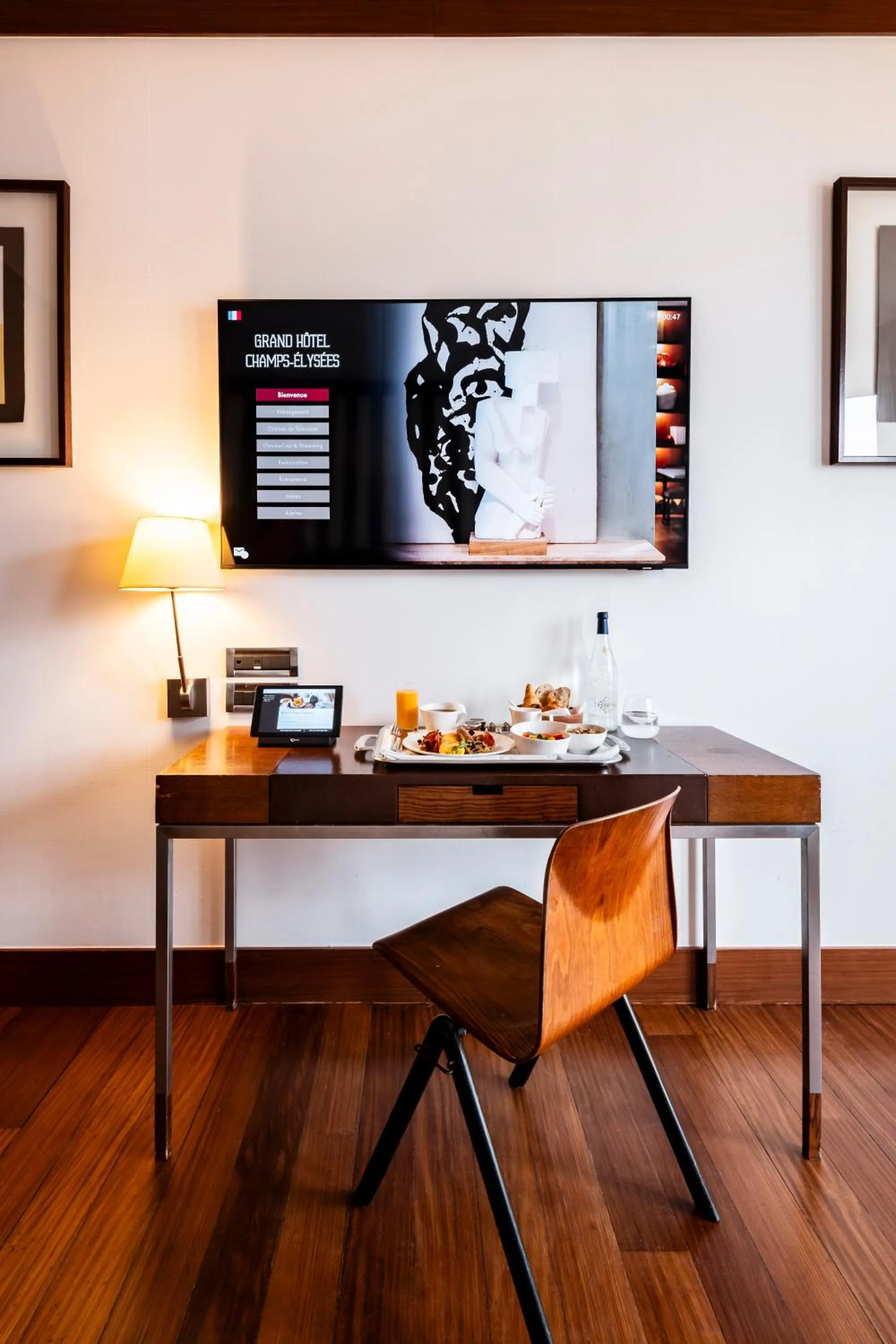 TV and multimedia in Grand Hôtel Champs-Elysées