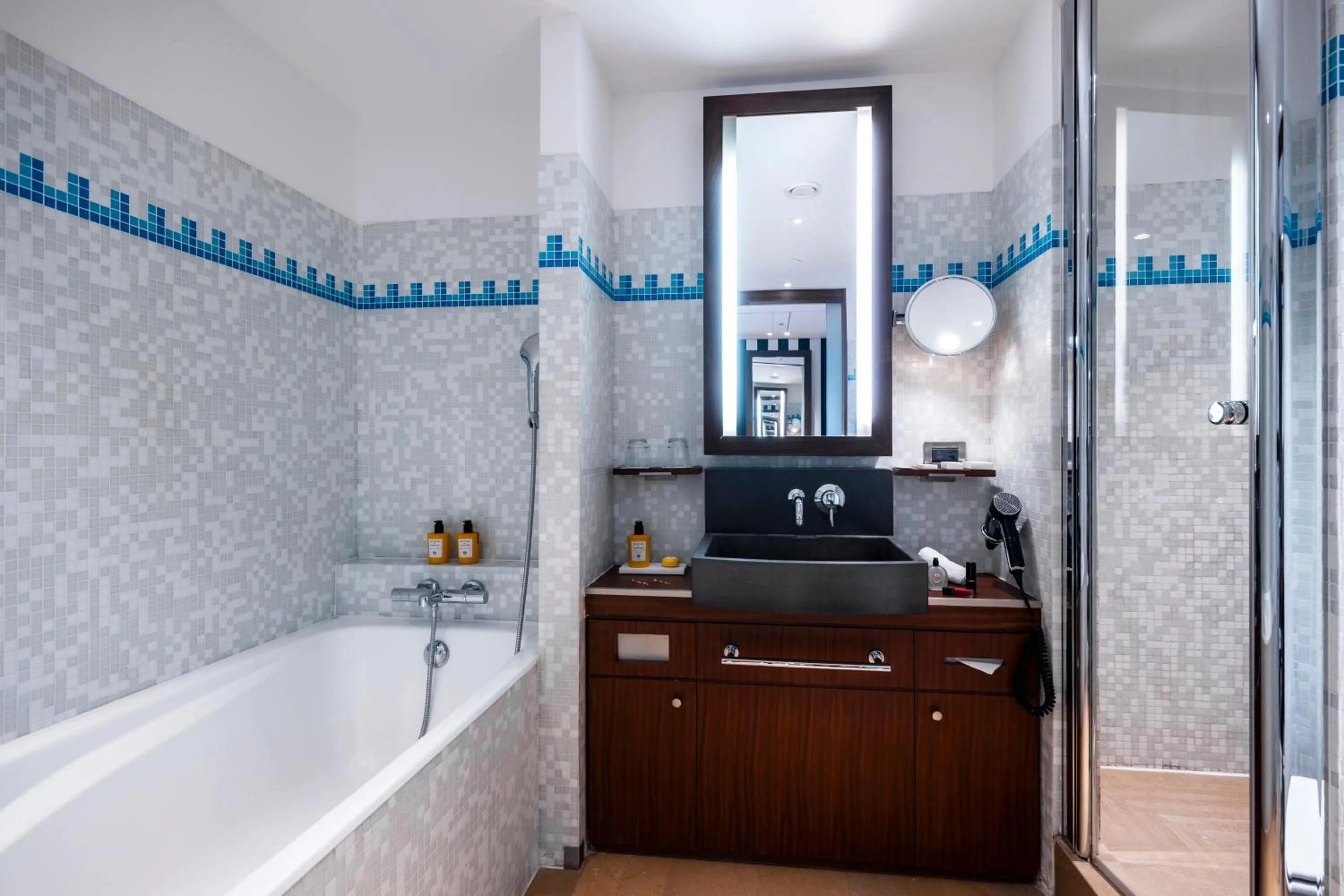 Bathroom in Grand Hôtel Champs-Elysées