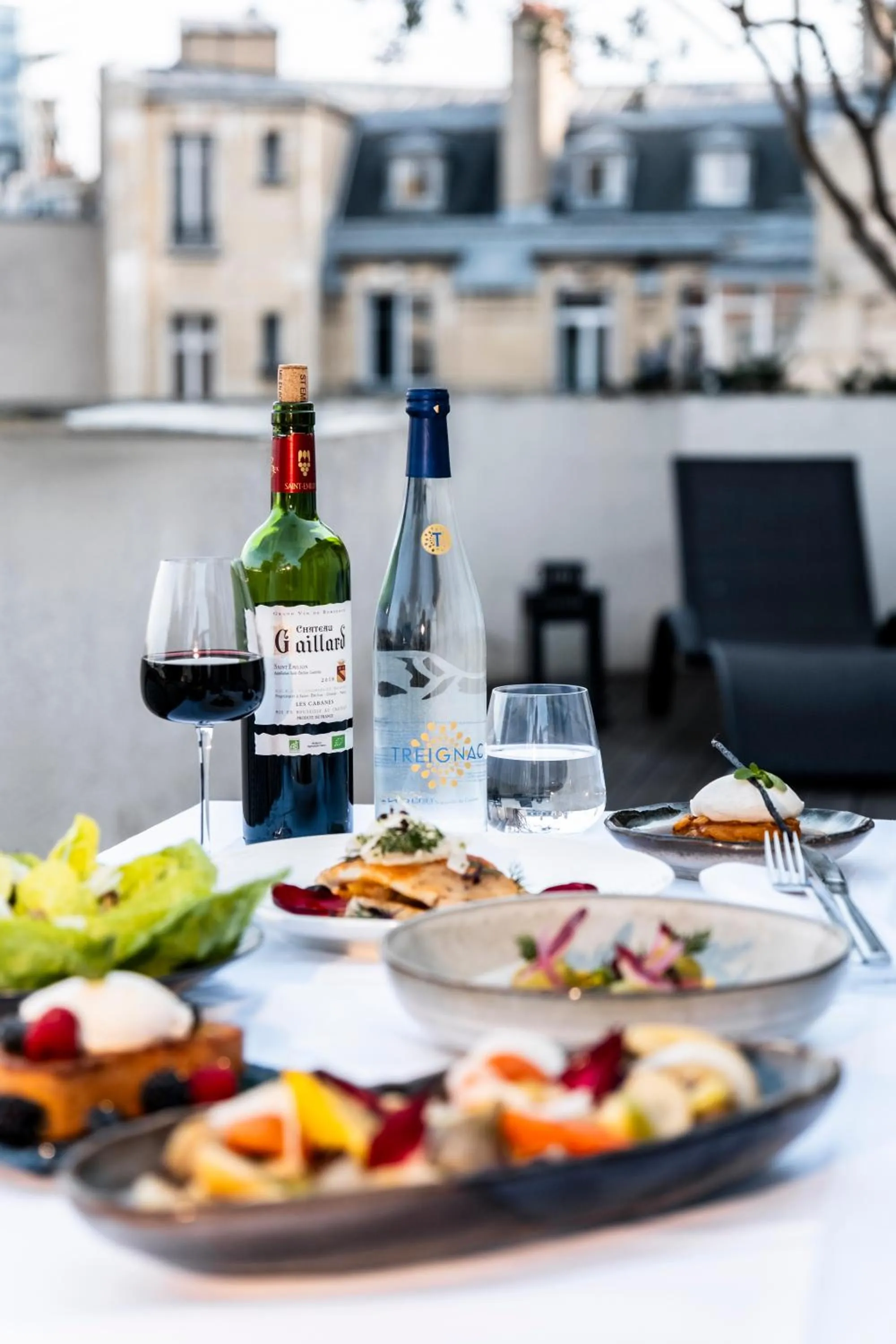 Day in Grand Hôtel Champs-Elysées