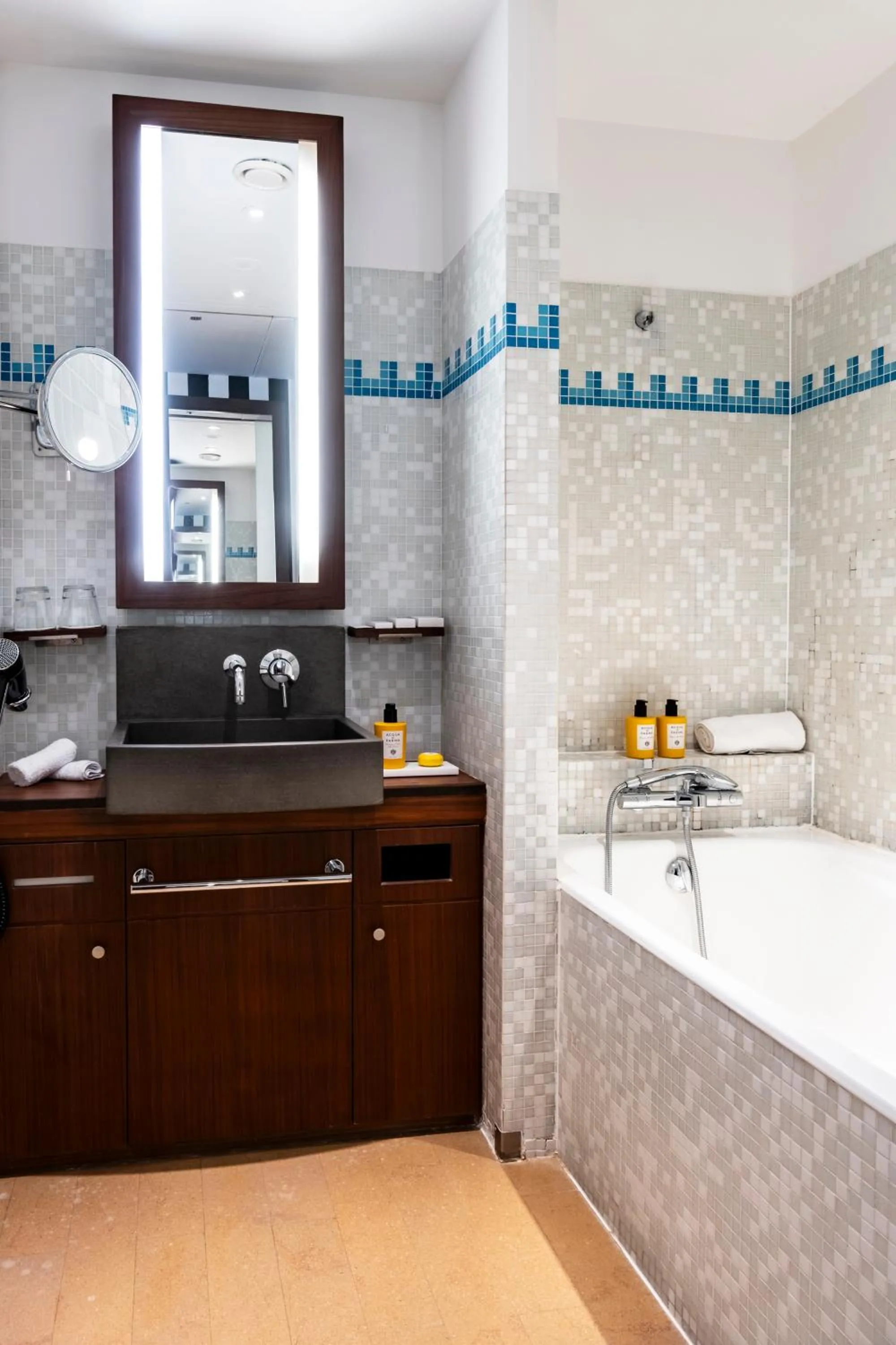 Bathroom in Grand Hôtel Champs-Elysées