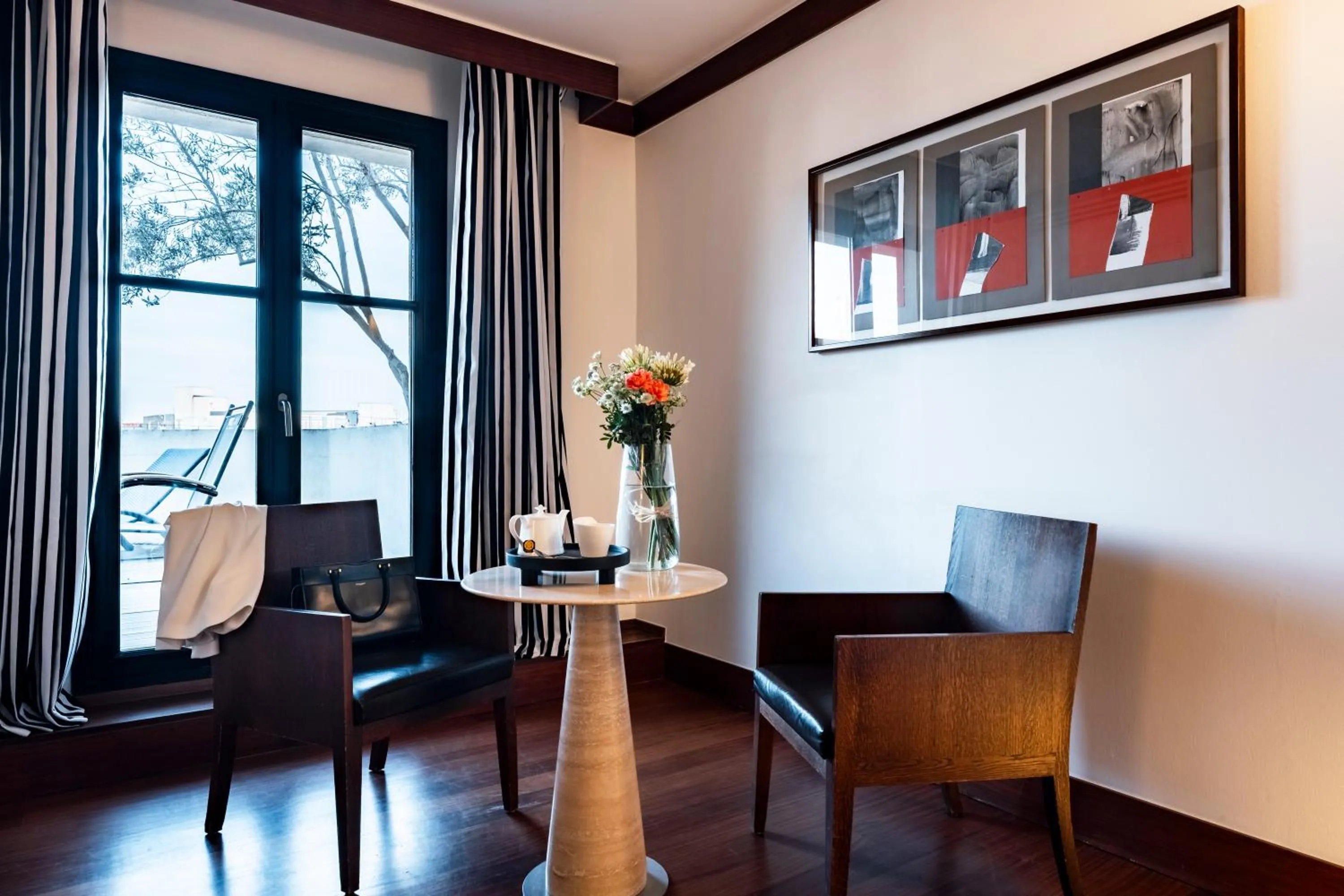 Living room in Grand Hôtel Champs-Elysées