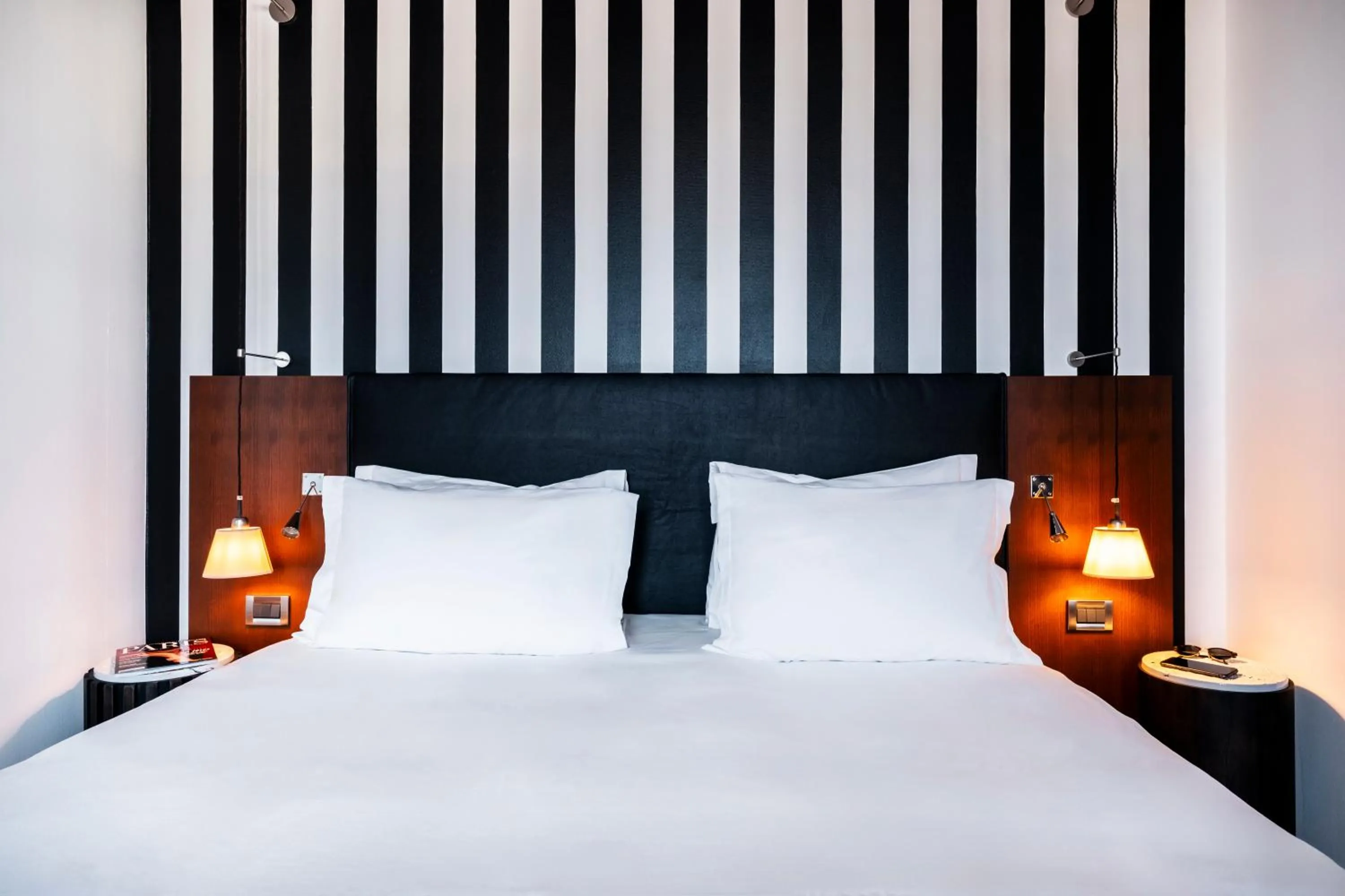 Bed in Grand Hôtel Champs-Elysées