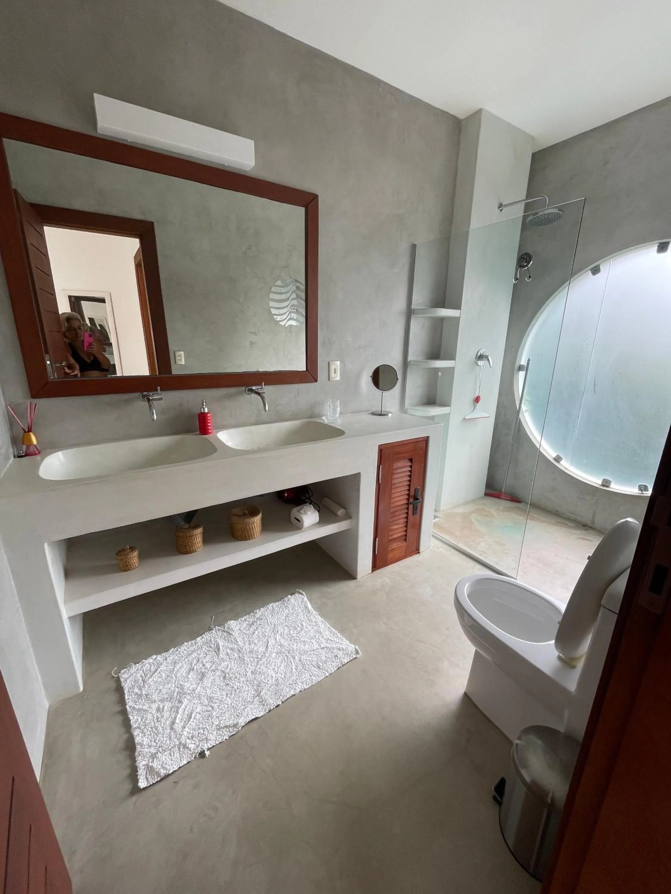 Toilet in La Reserve Design Villa IDA