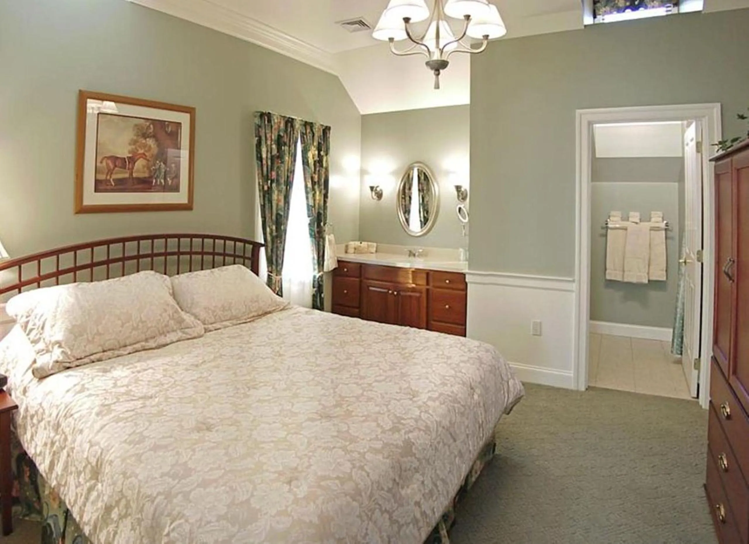 Other, Bed in Bird-in-Hand Village Inn & Suites