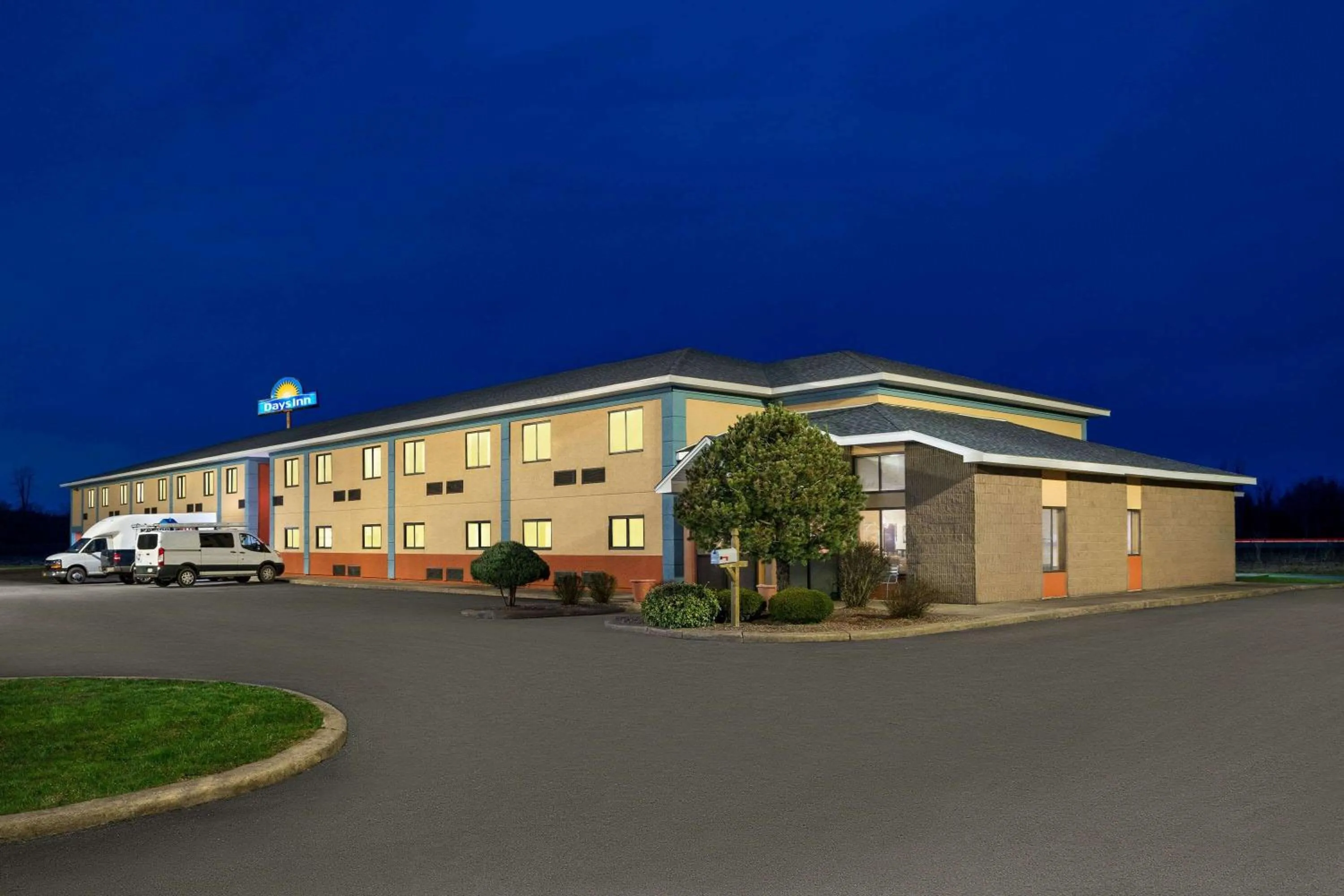 Property building in Days Inn by Wyndham Canastota Verona