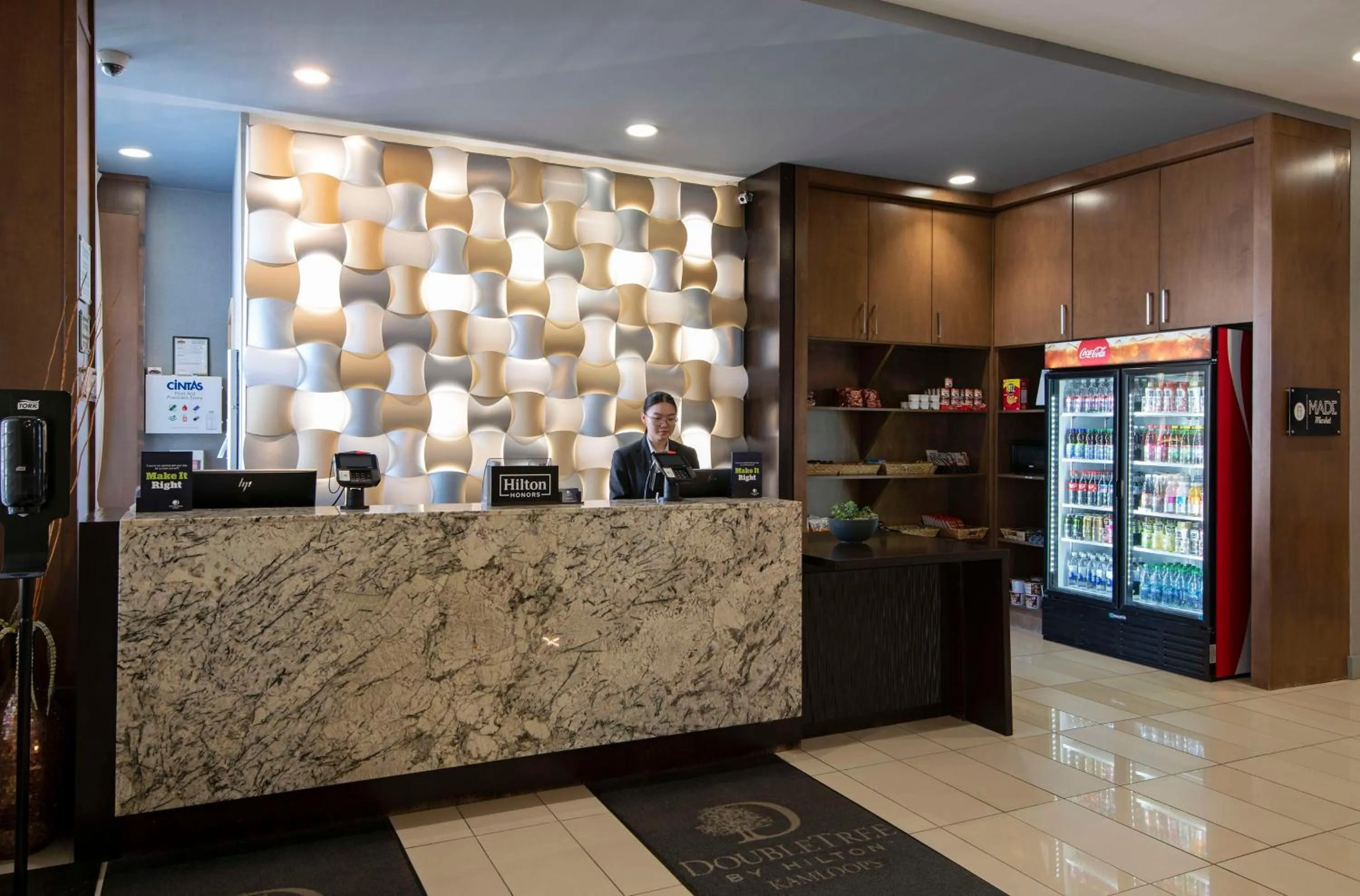 Lobby or reception in DoubleTree by Hilton - Kamloops