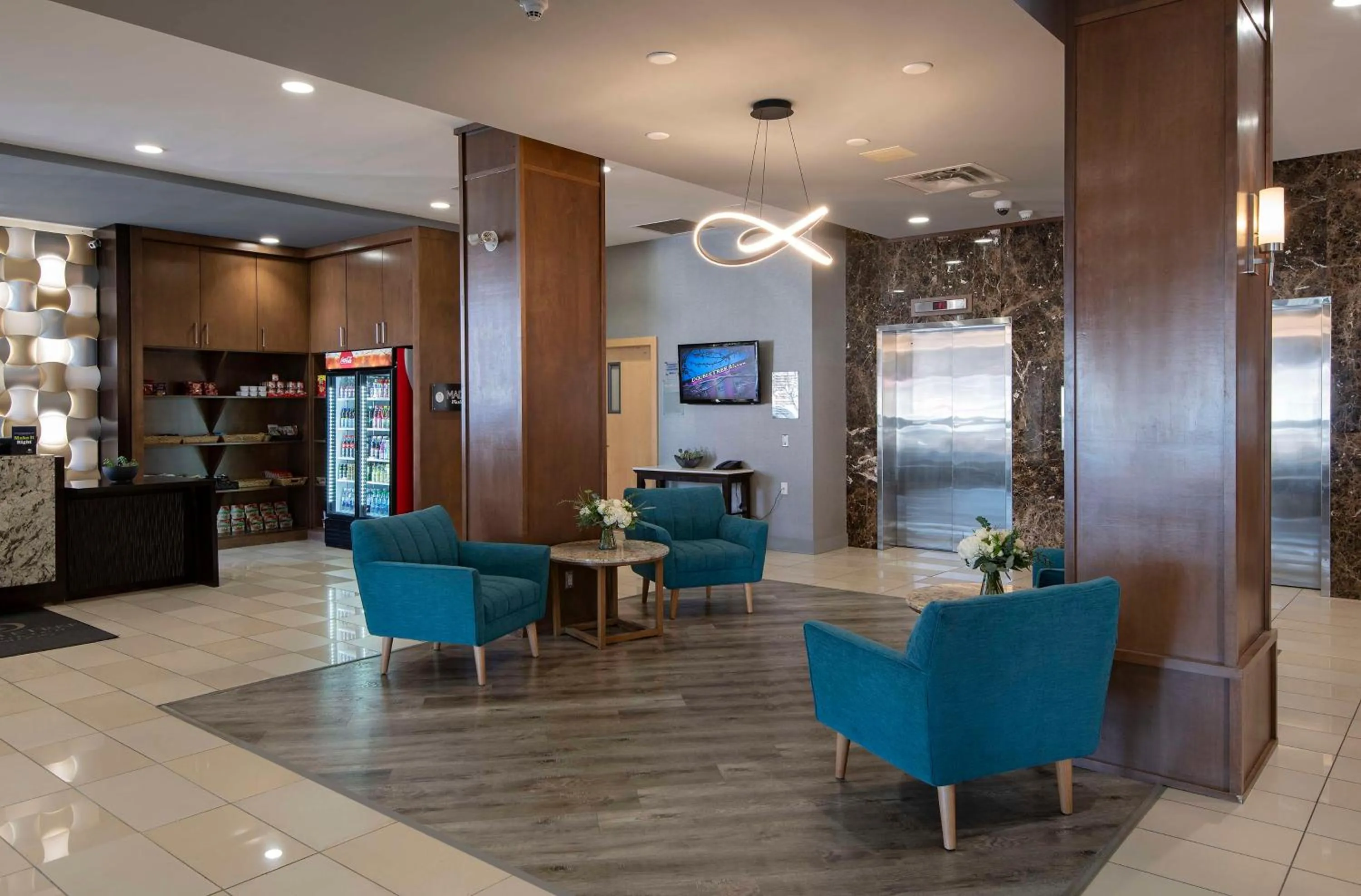 Lobby or reception in DoubleTree by Hilton - Kamloops