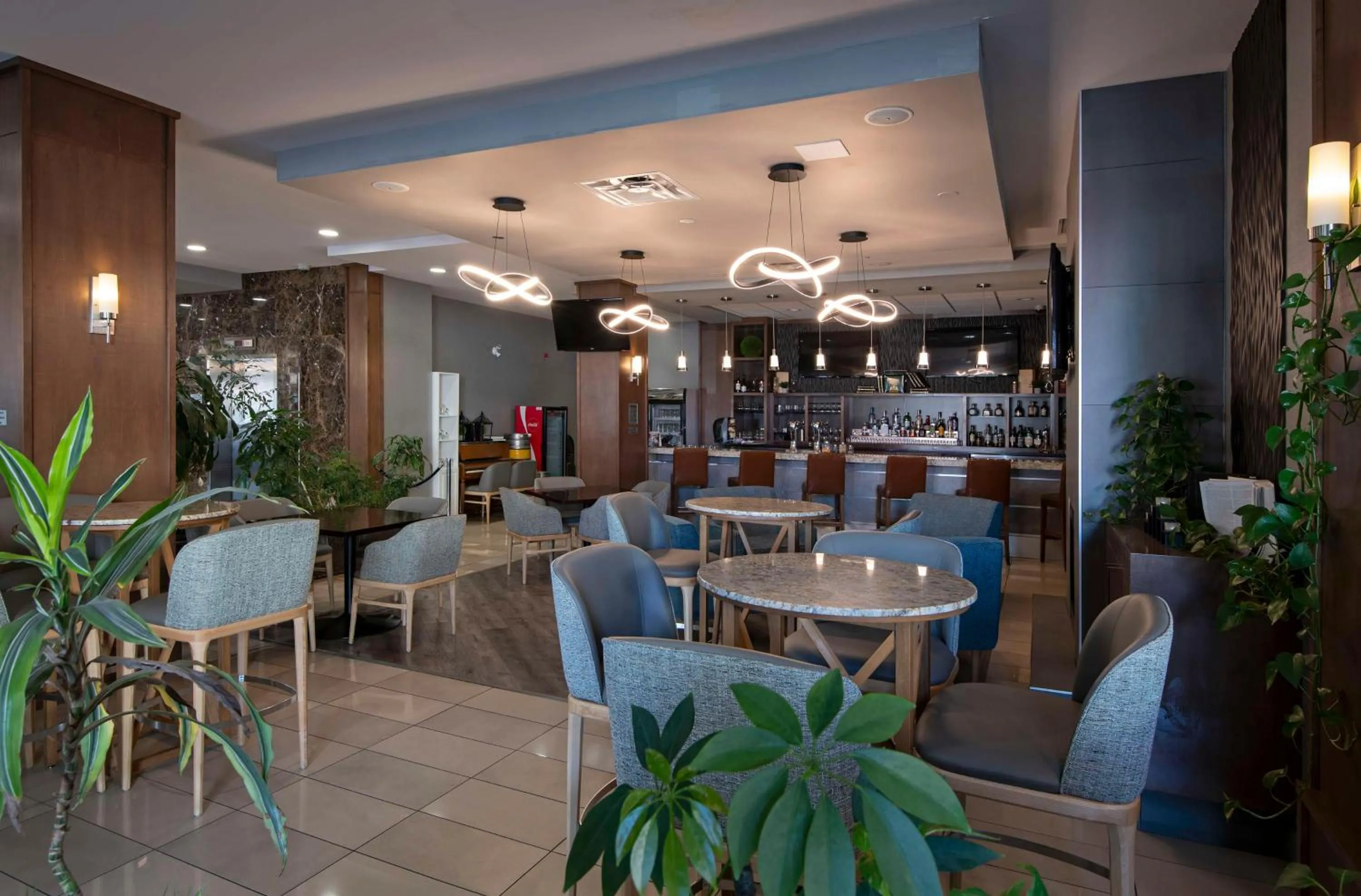 Restaurant/places to eat in DoubleTree by Hilton - Kamloops