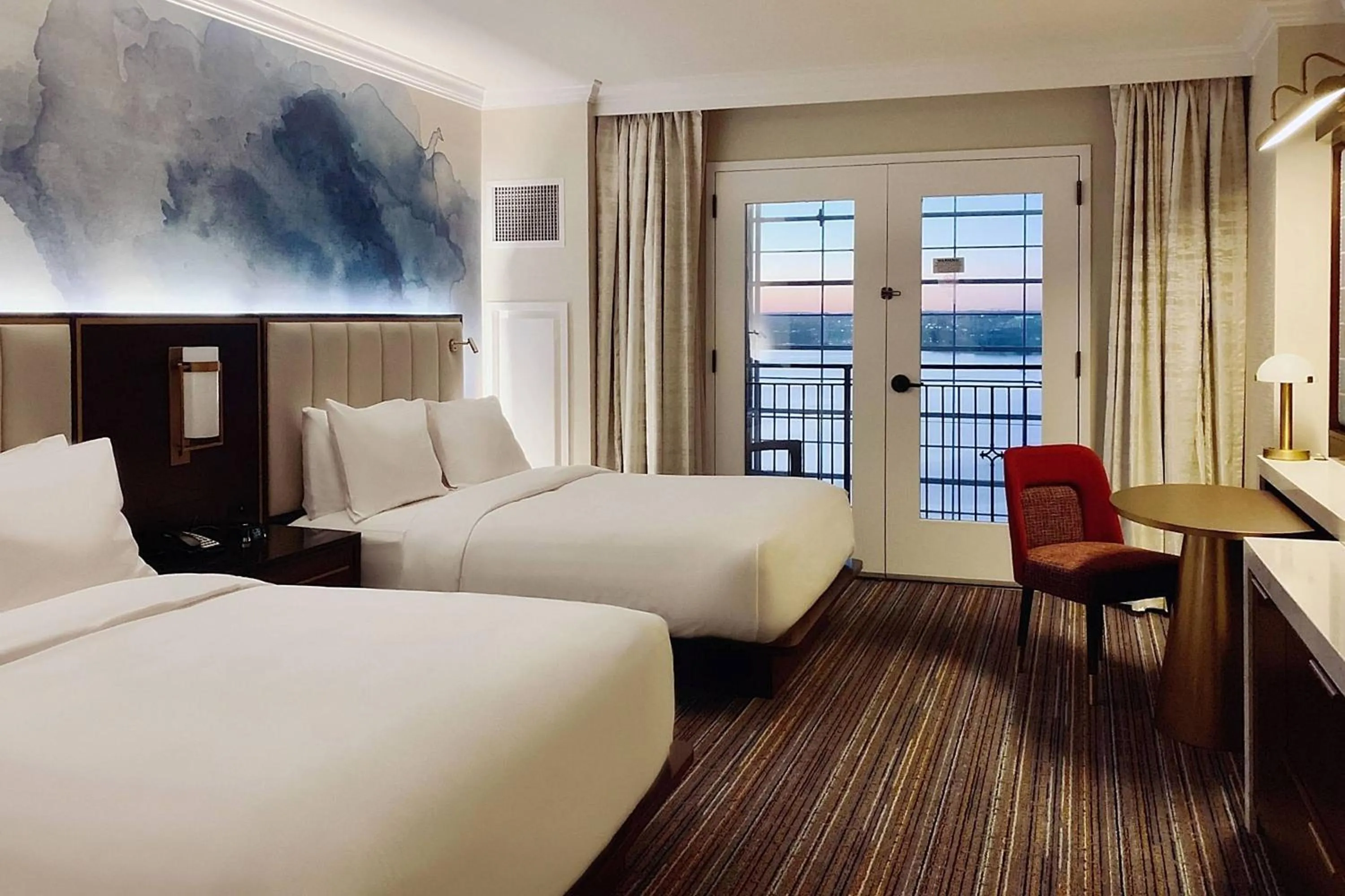 Photo of the whole room, Bed in Gaylord National Resort & Convention Center