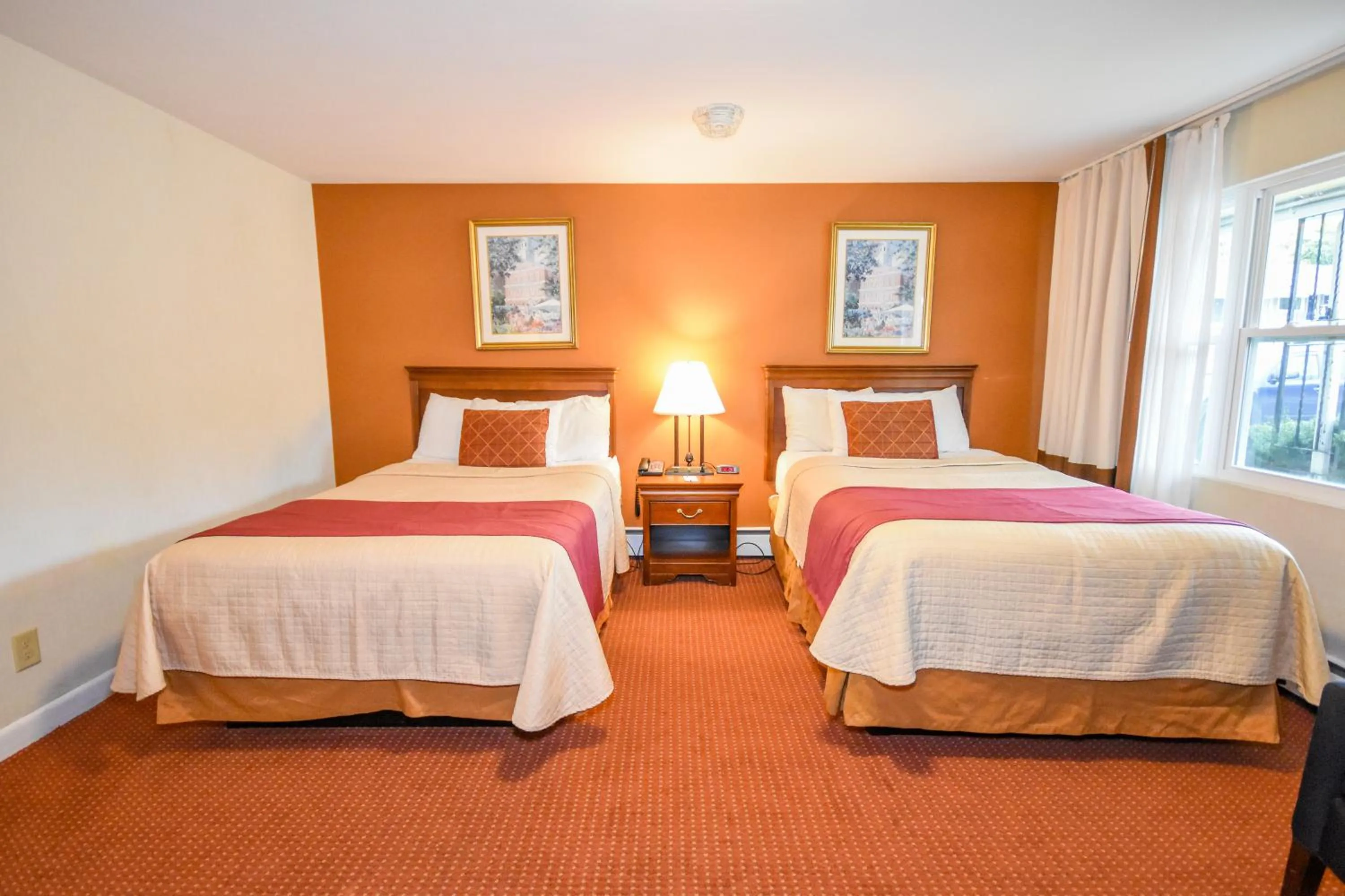 Bed in Monticello Inn- Framingham/ Boston