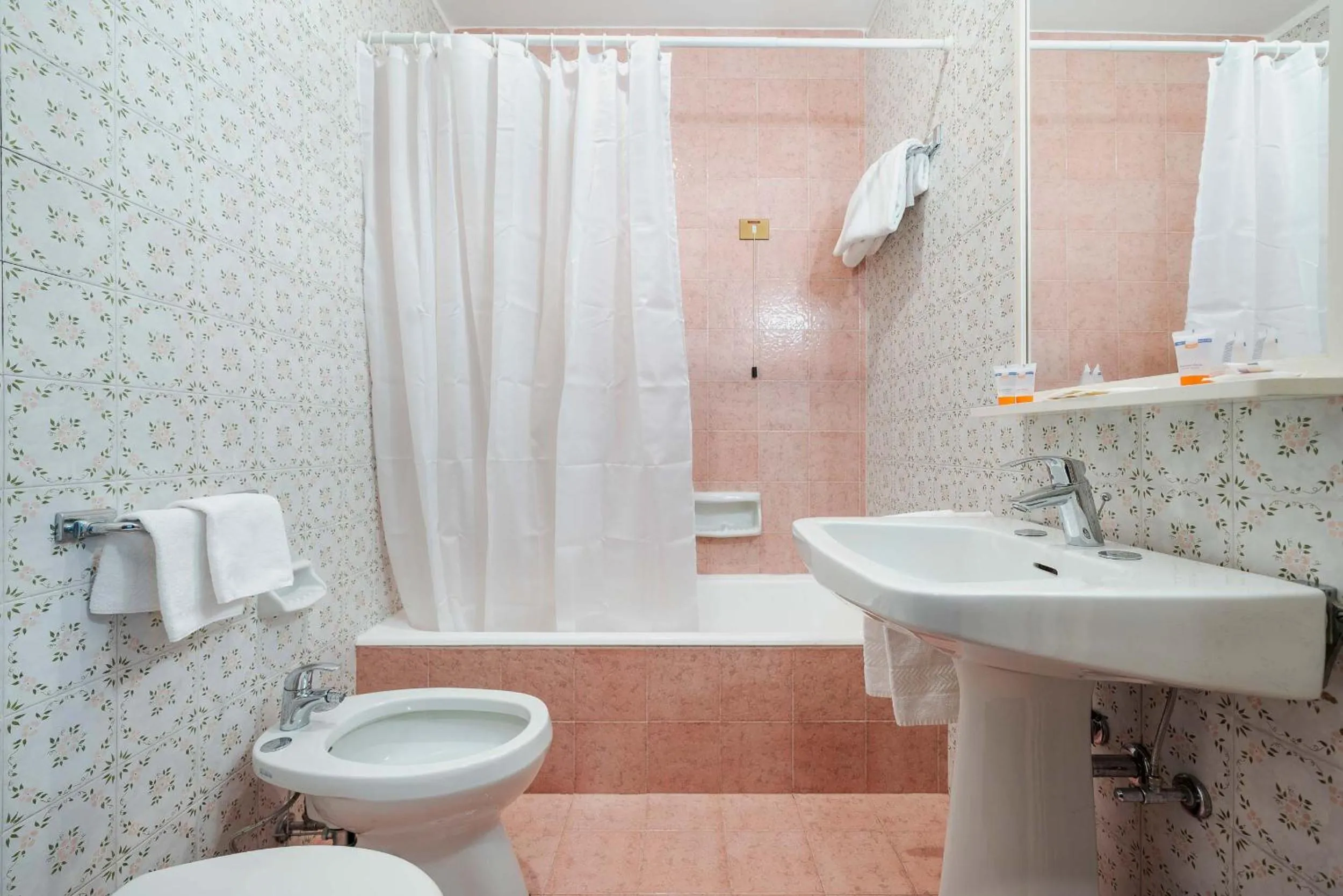 Toilet, Bathroom in Hotel Capannina