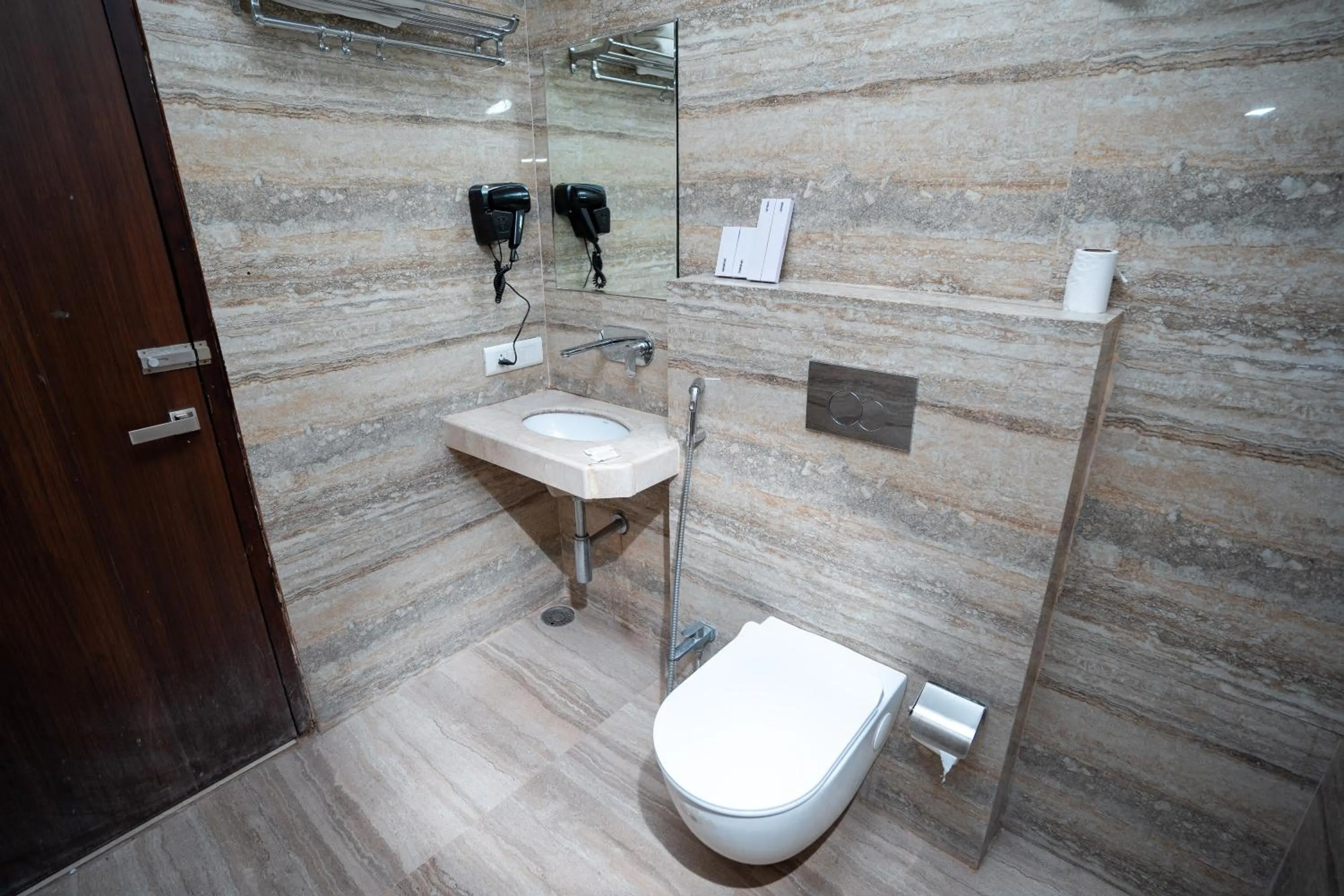 Shower in Hotel Radiance Courtyard