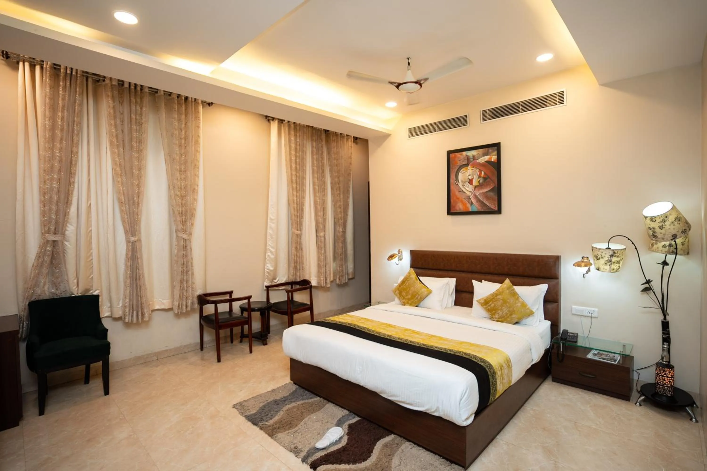 Bedroom, Bed in Hotel Radiance Courtyard