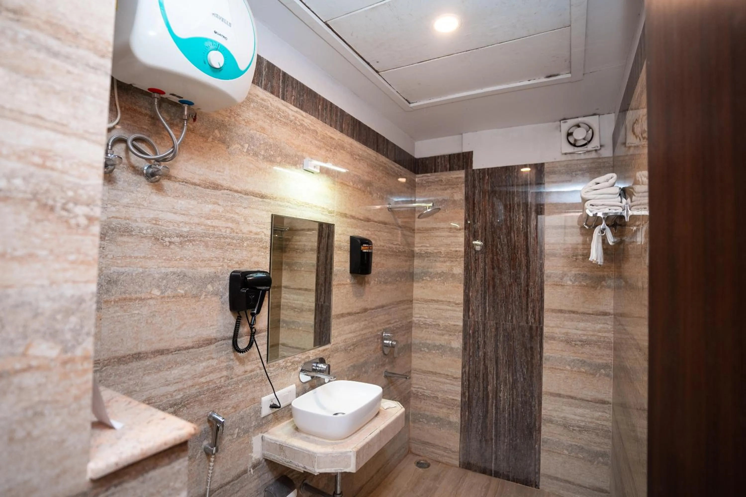 Shower in Hotel Radiance Courtyard