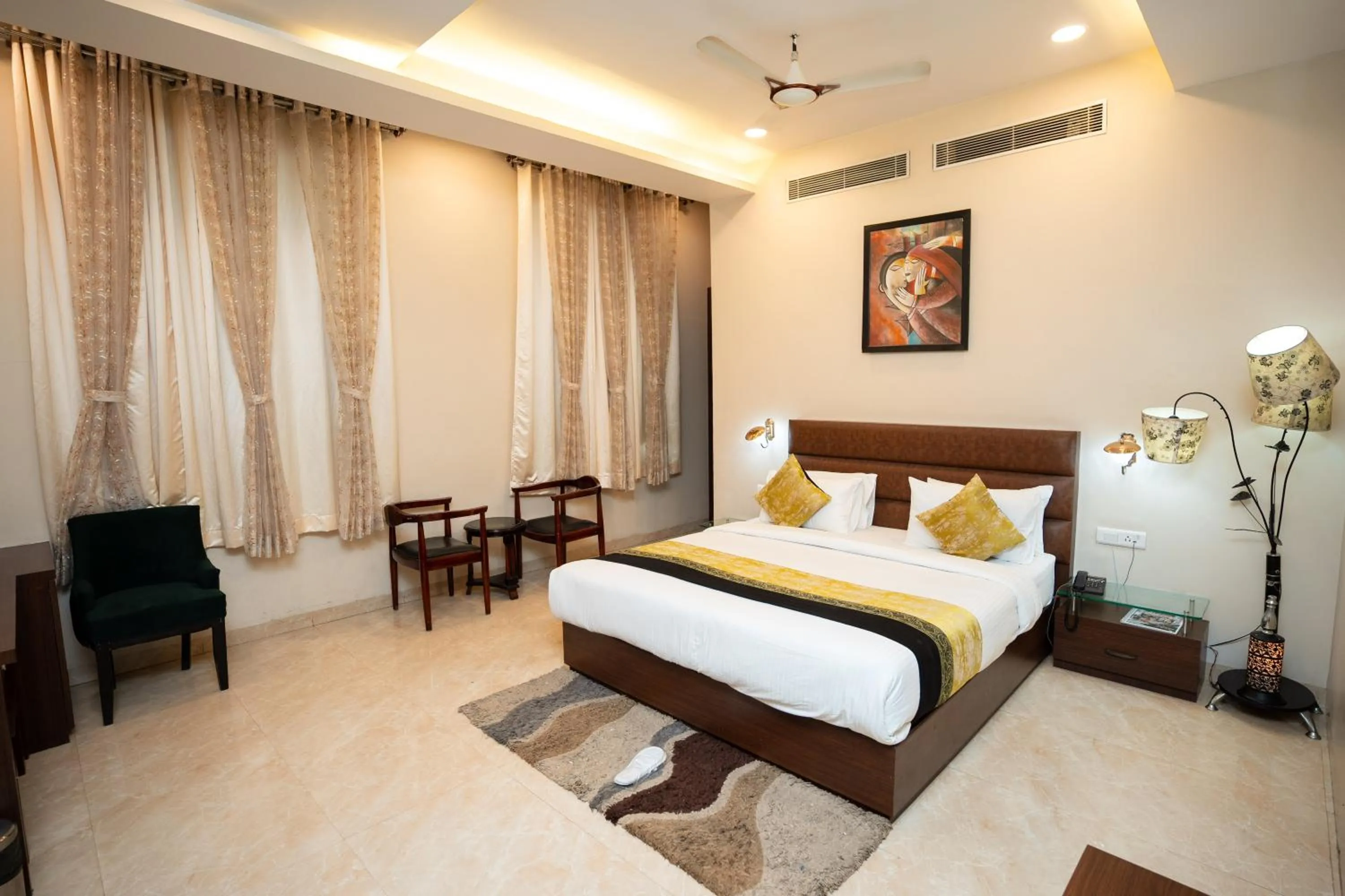 Bedroom, Bed in Hotel Radiance Courtyard