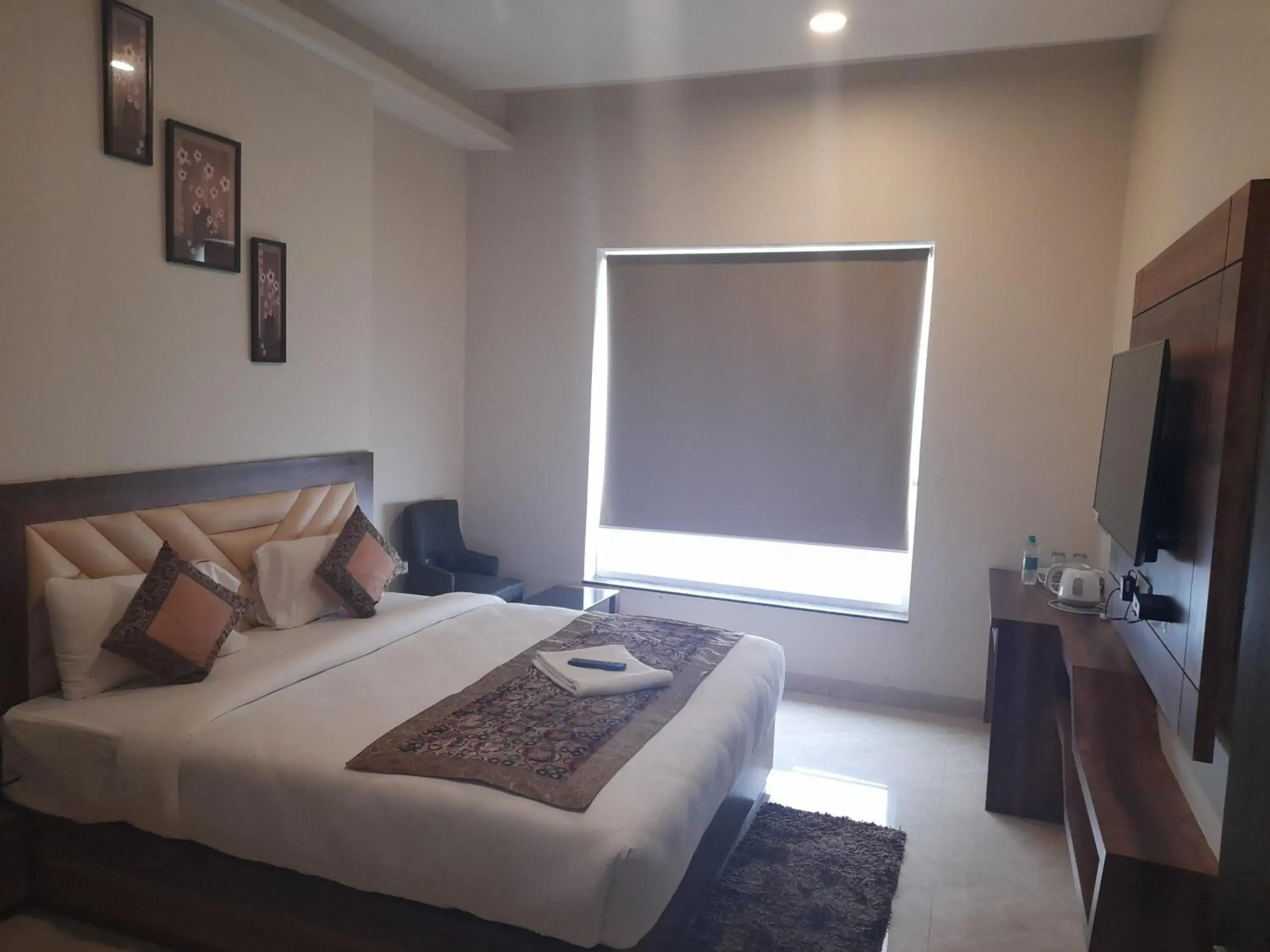 Deluxe Double Room in Hotel Radiance Courtyard Deluxe Double Room in Hotel Radiance Courtyard