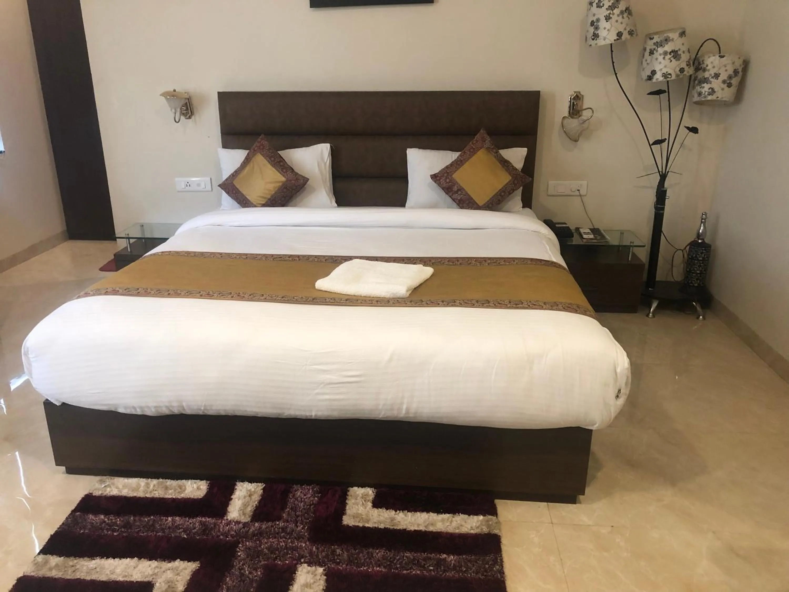 Photo of the whole room, Bed in Hotel Radiance Courtyard