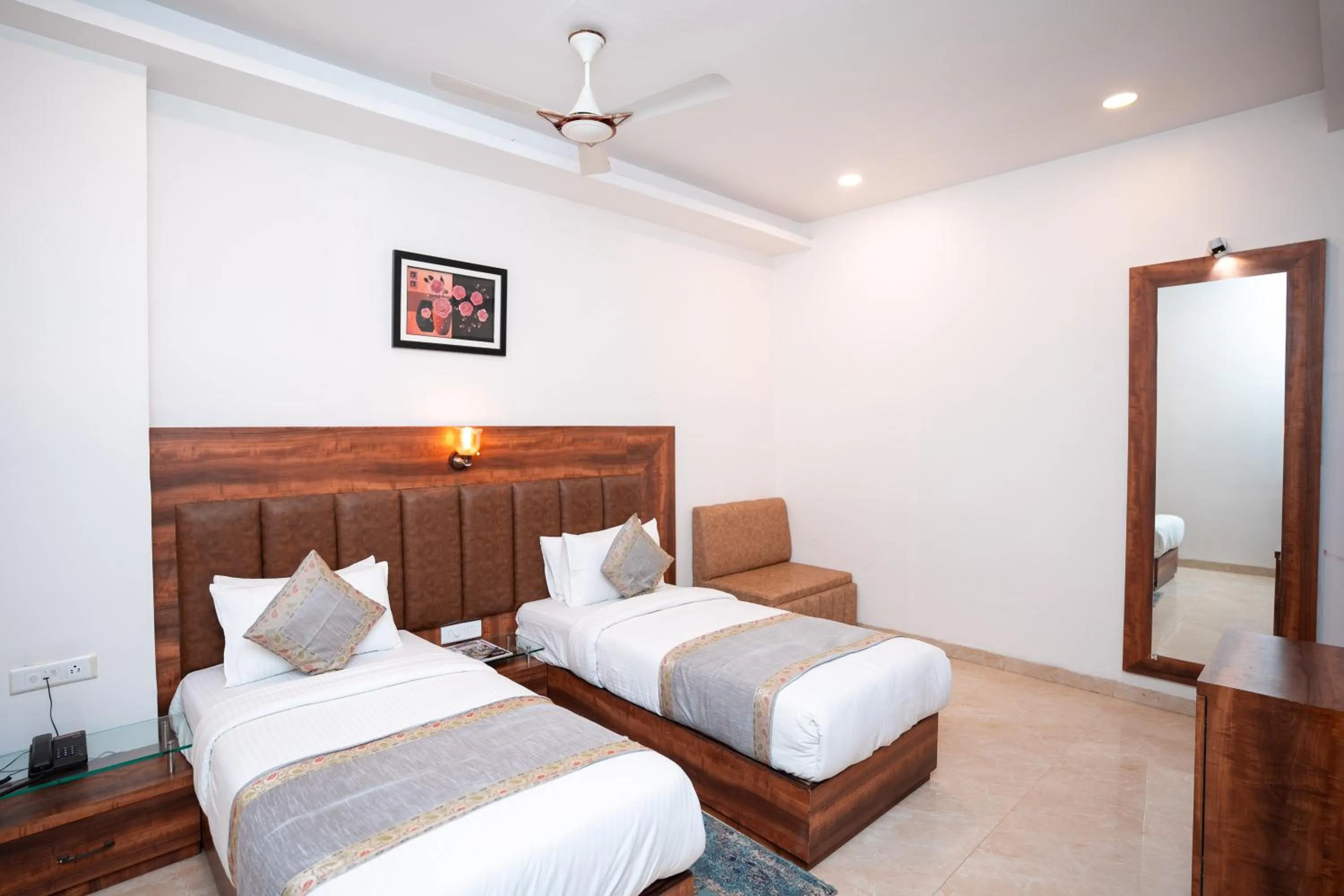 Bedroom, Bed in Hotel Radiance Courtyard