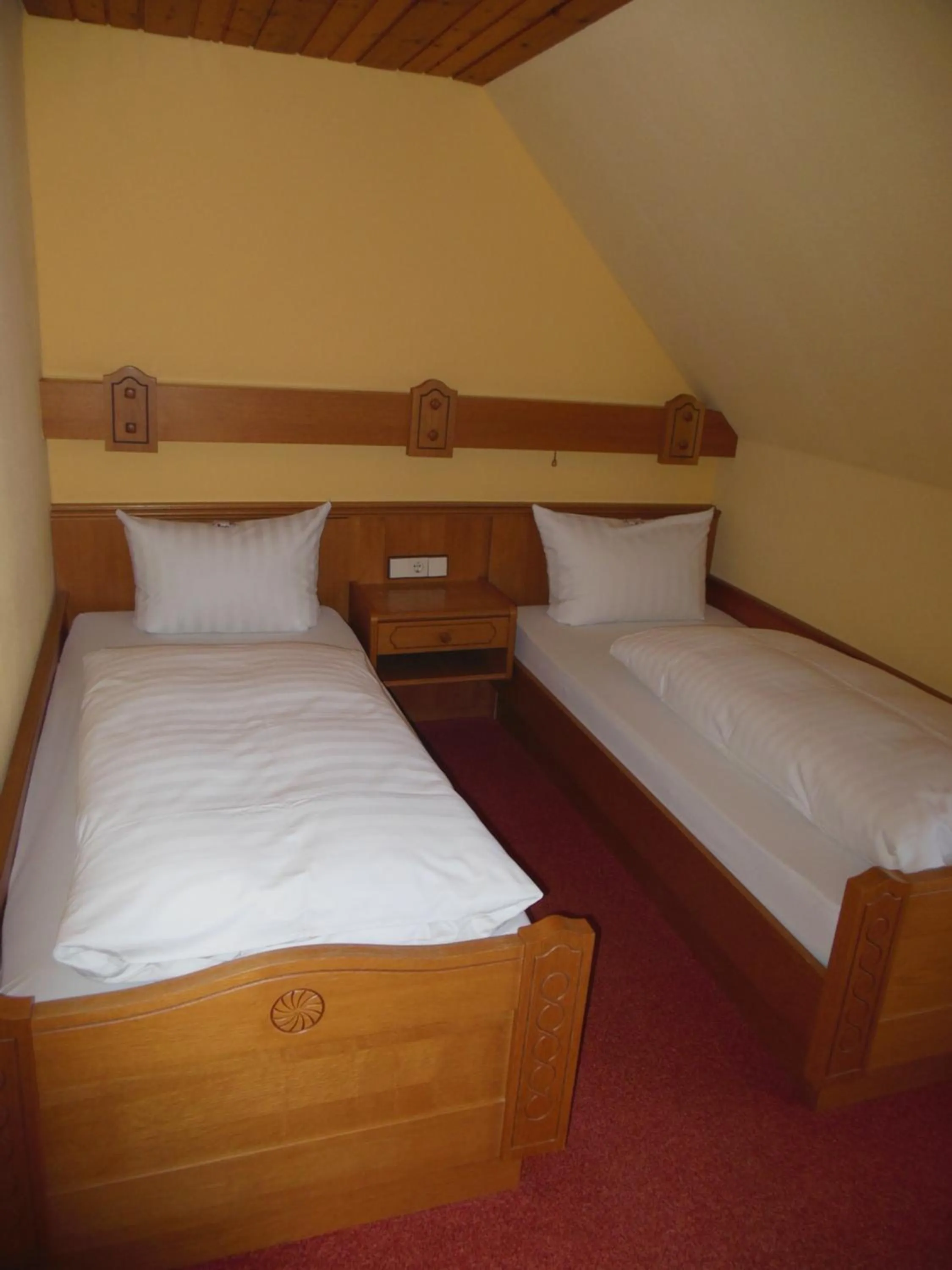 Photo of the whole room, Bed in Grüner Baum
