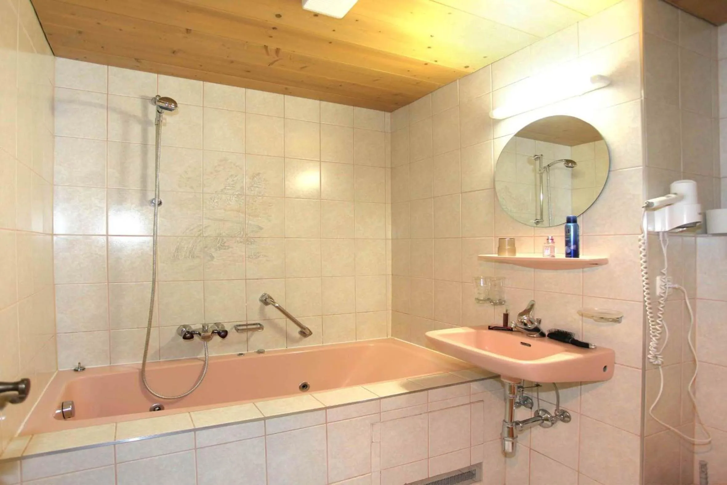 Bathroom in Gasthof Weißkugel