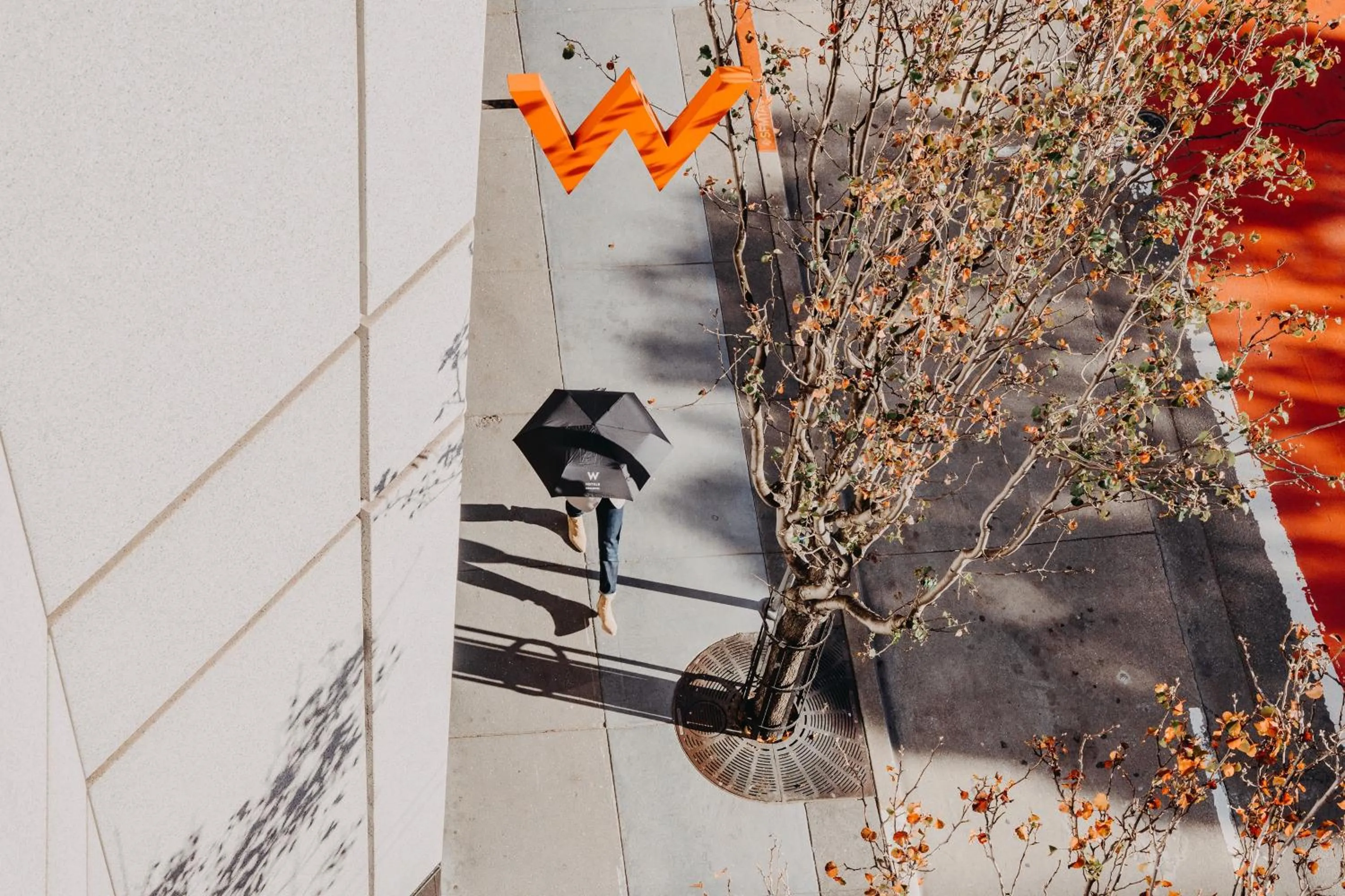 Property building in W San Francisco