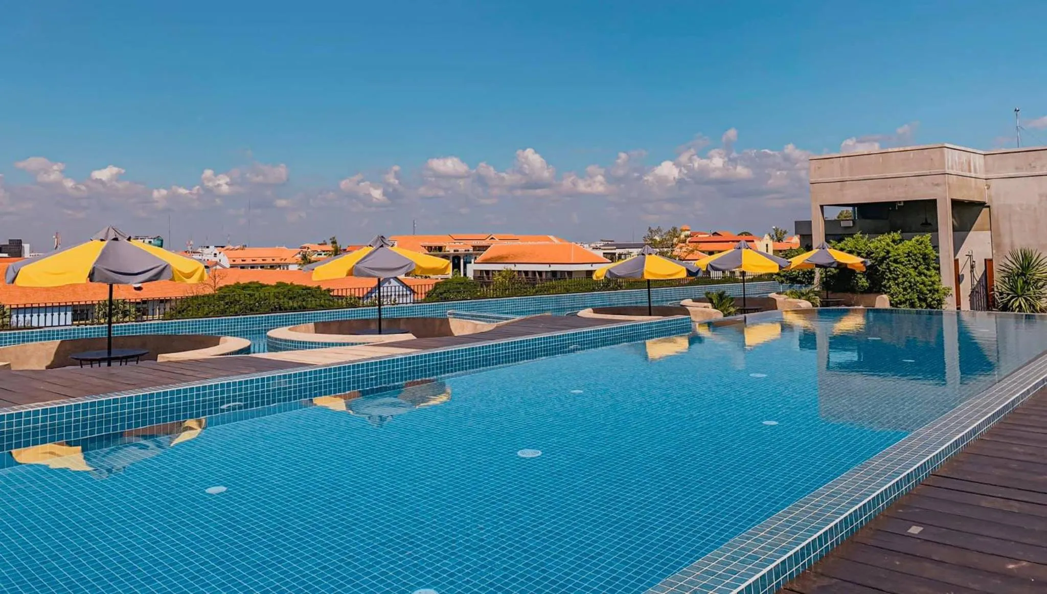 Swimming pool in The Twizt - Lifestyle Hostel & Hotel