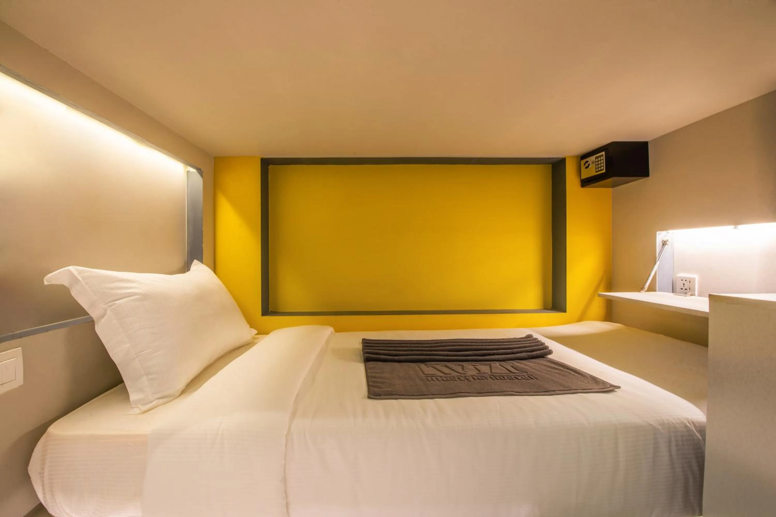 Bed in The Twizt - Lifestyle Hostel & Hotel