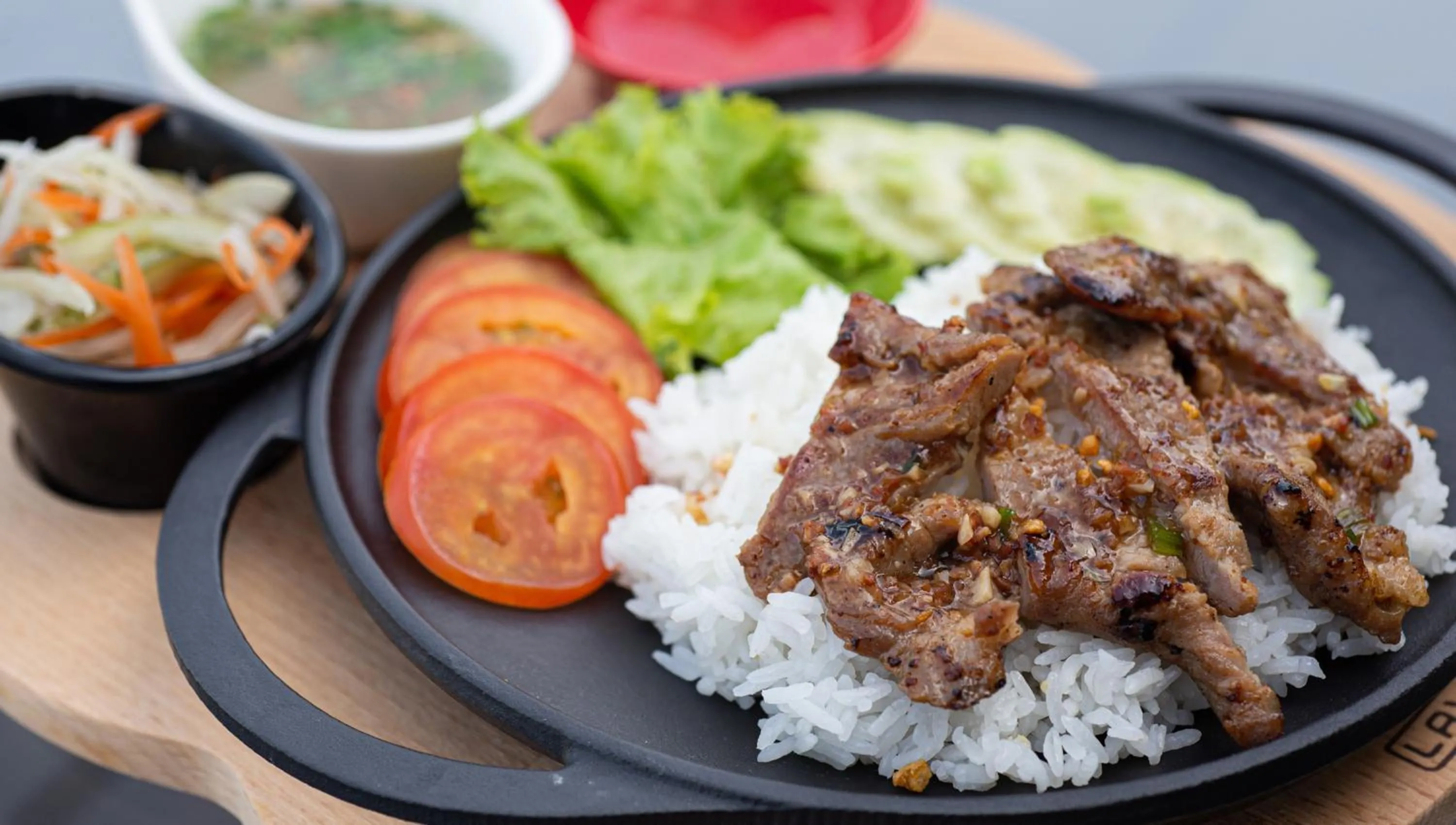 Food and drinks in The Twizt - Lifestyle Hostel & Hotel