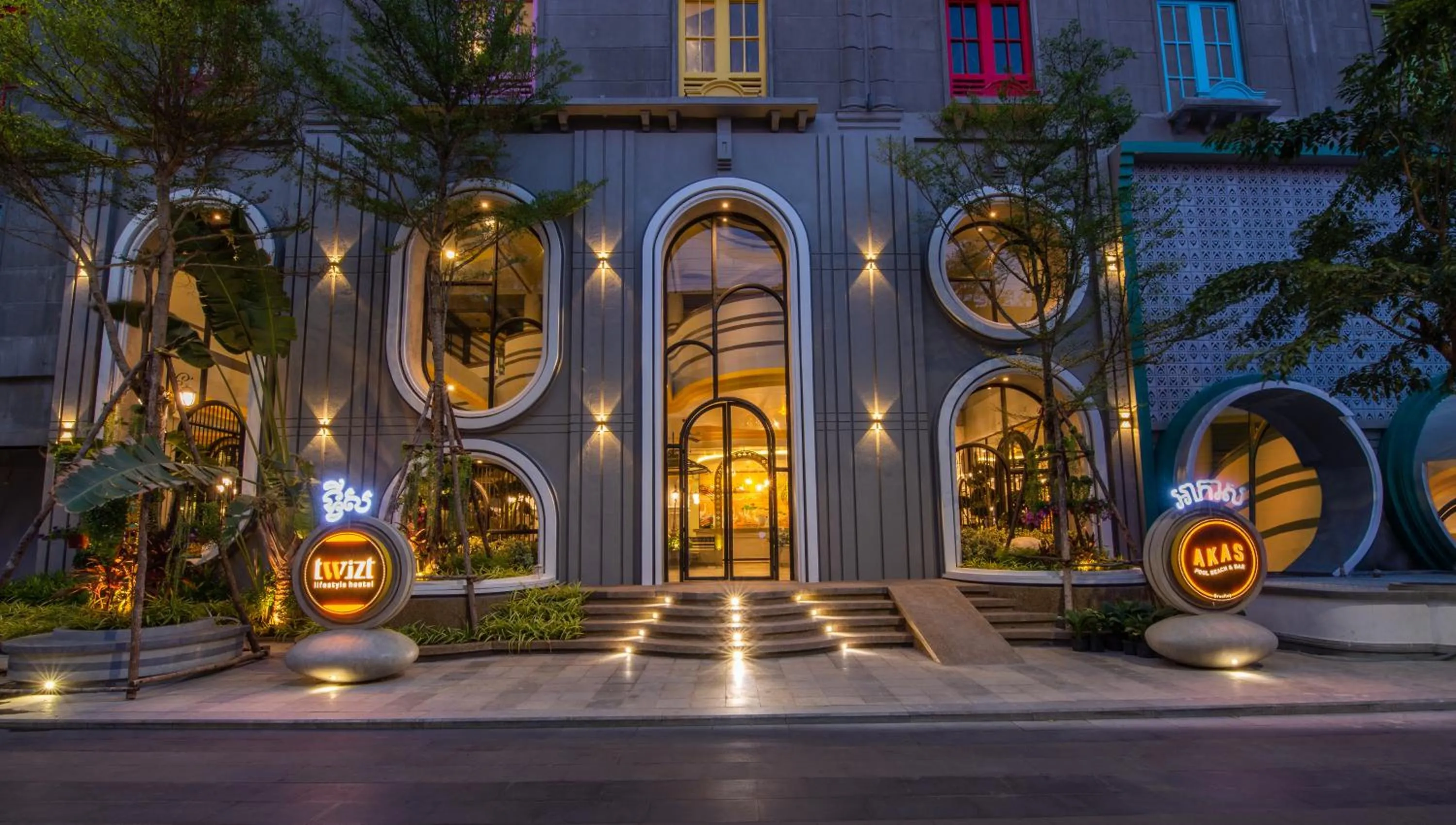 Property building in The Twizt - Lifestyle Hostel & Hotel