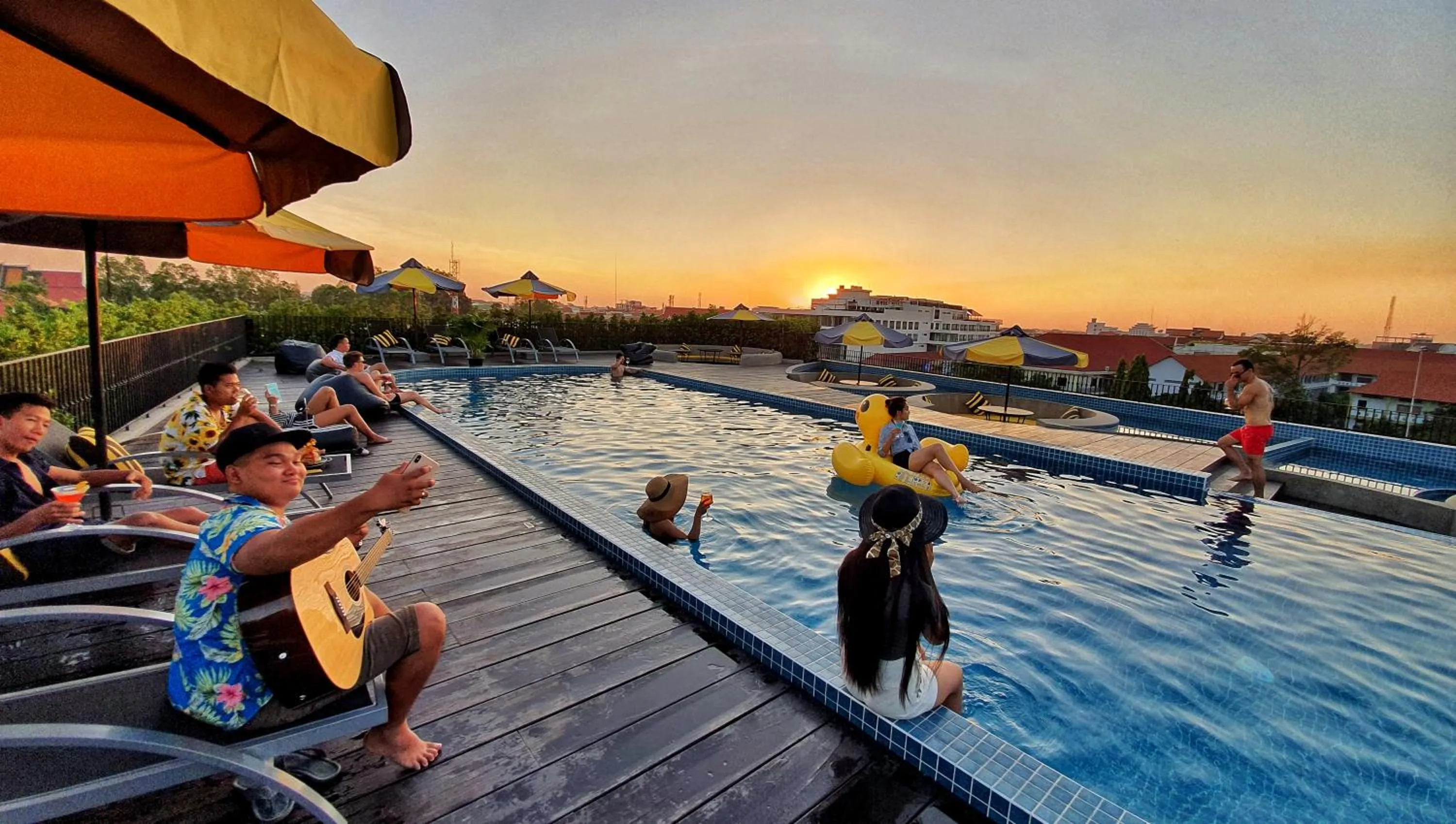 Swimming pool in The Twizt - Lifestyle Hostel & Hotel