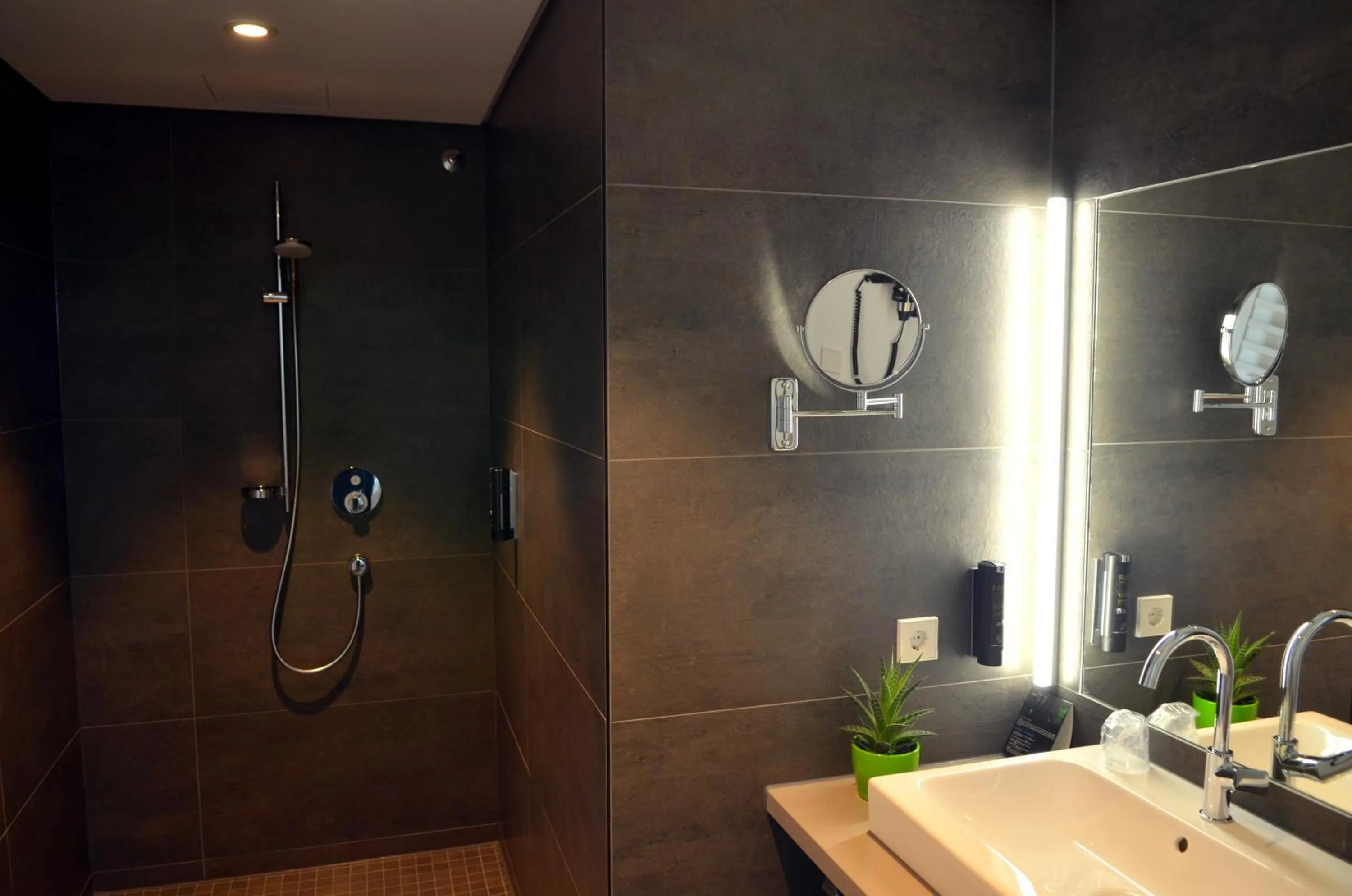 Bathroom in Hotel St Elisabeth