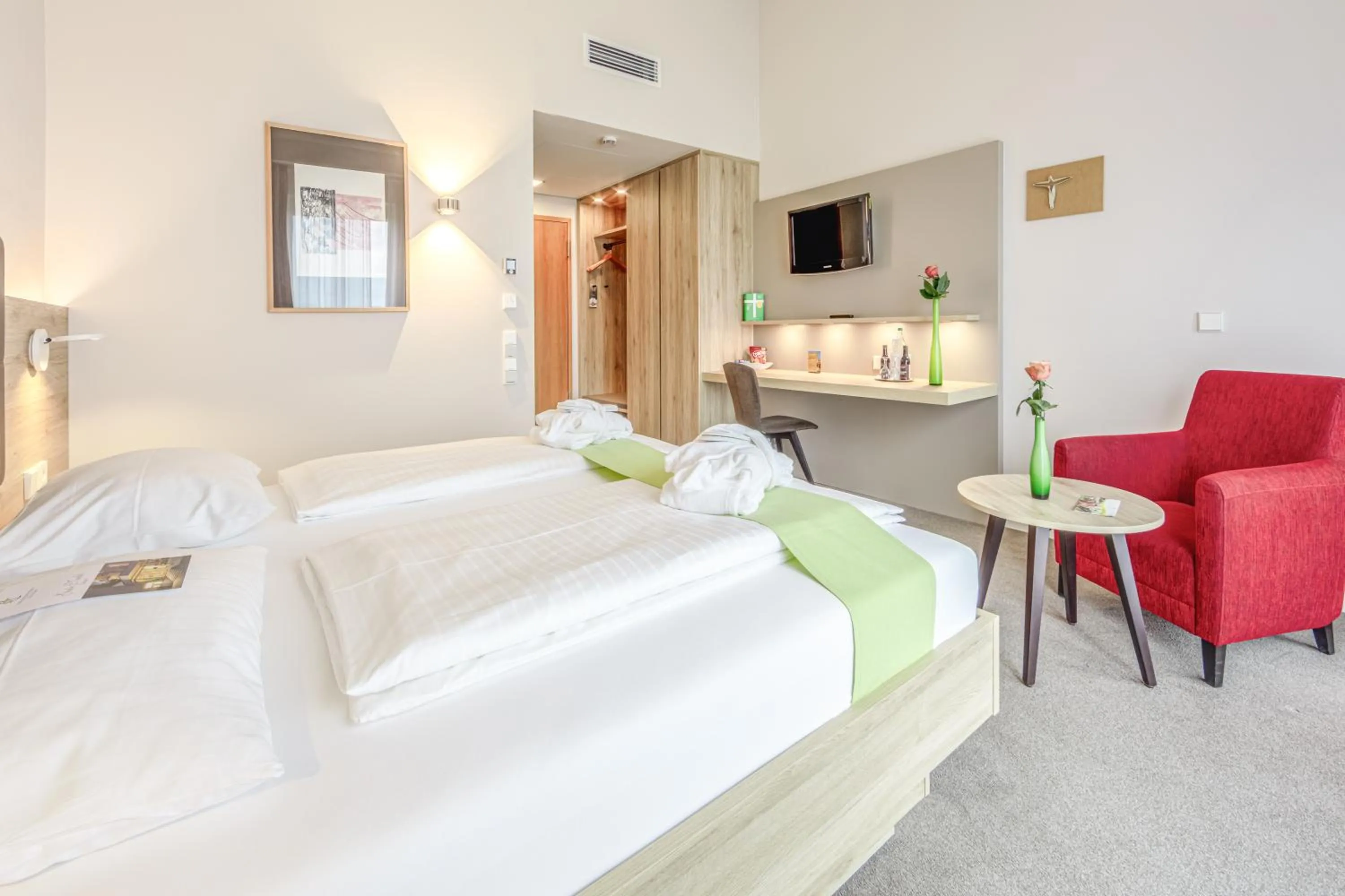 Photo of the whole room, Bed in Hotel St Elisabeth