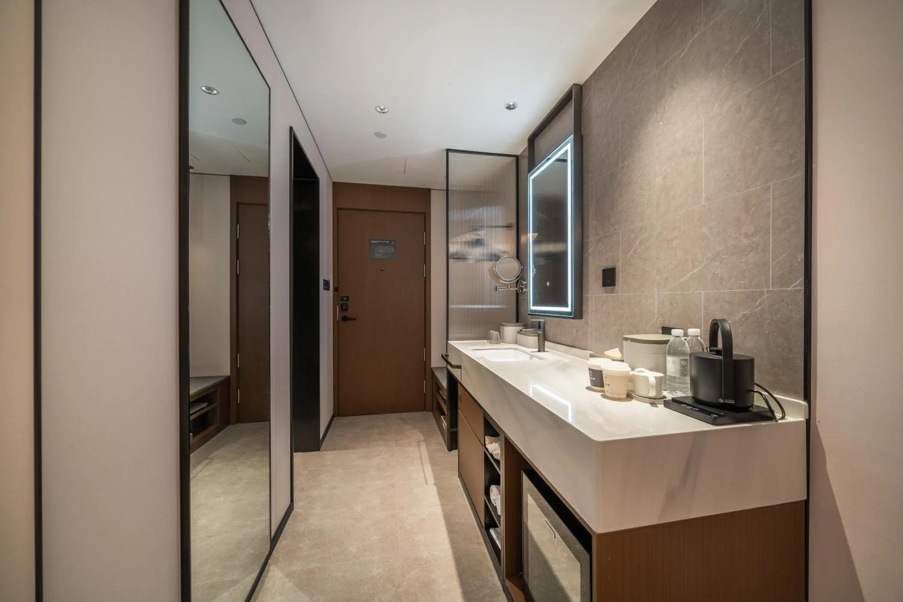 minibar in Atour Hotel Chengdu Wuhou Temple