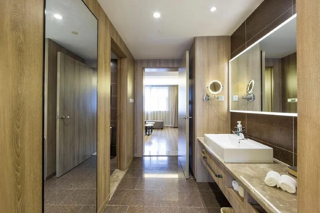 Shower in Atour Hotel Chengdu Wuhou Temple