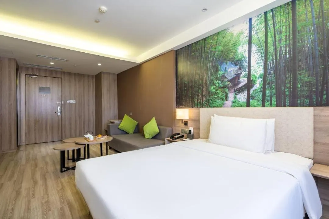 Bedroom in Atour Hotel Chengdu Wuhou Temple