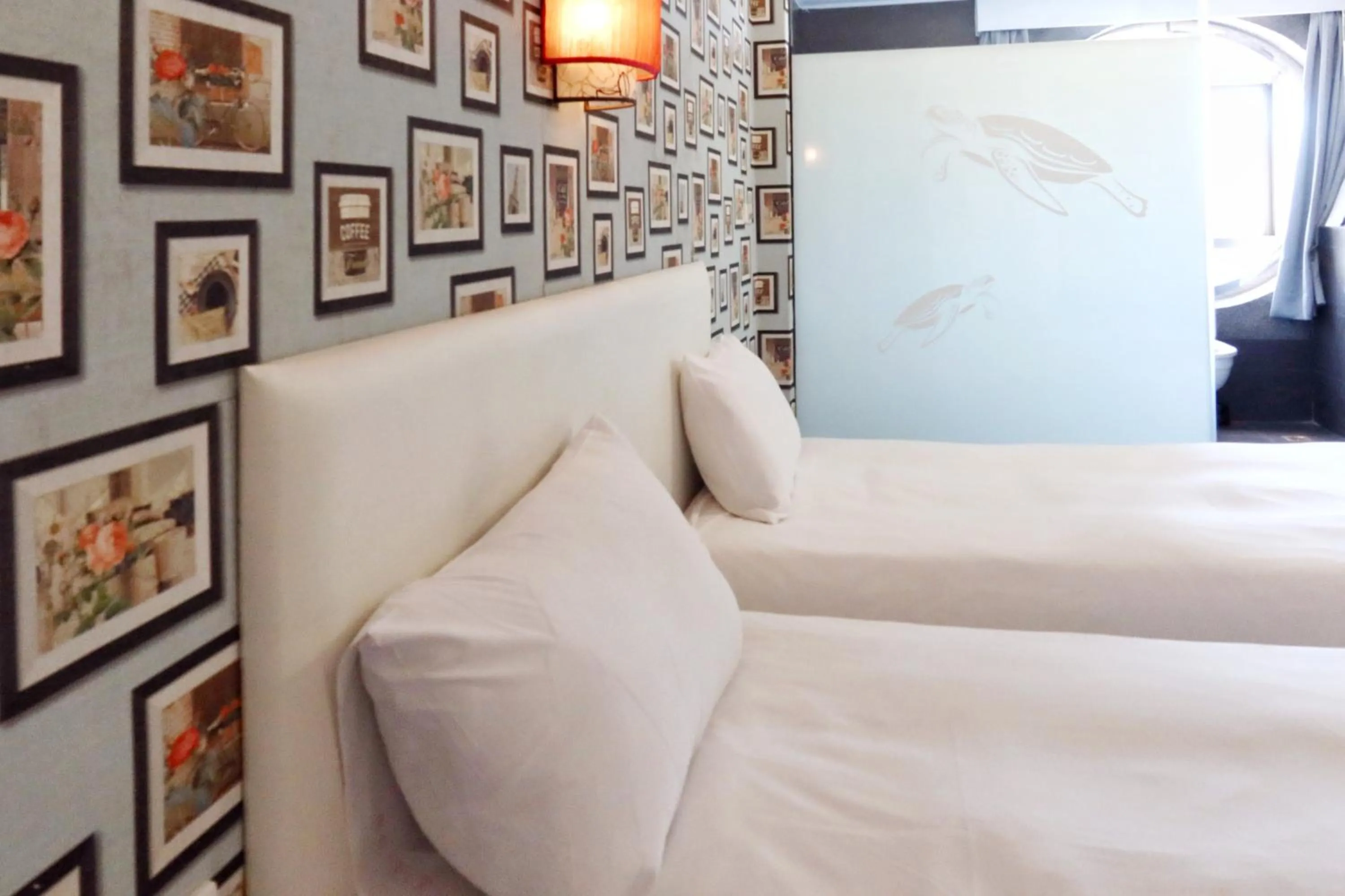 Photo of the whole room, Bed in Love River Inn 愛河日央
