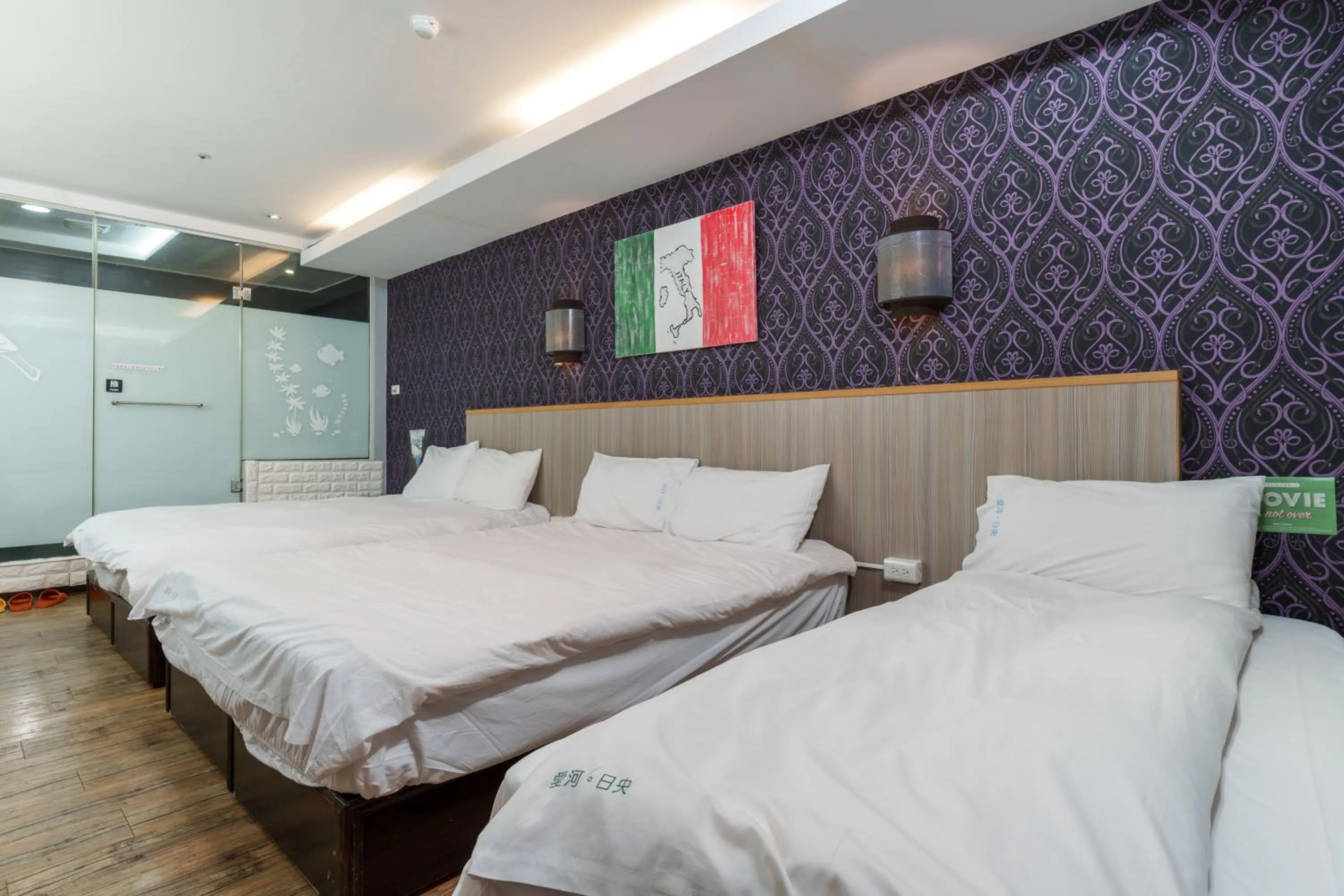 Bedroom, Bed in Love River Inn 愛河日央