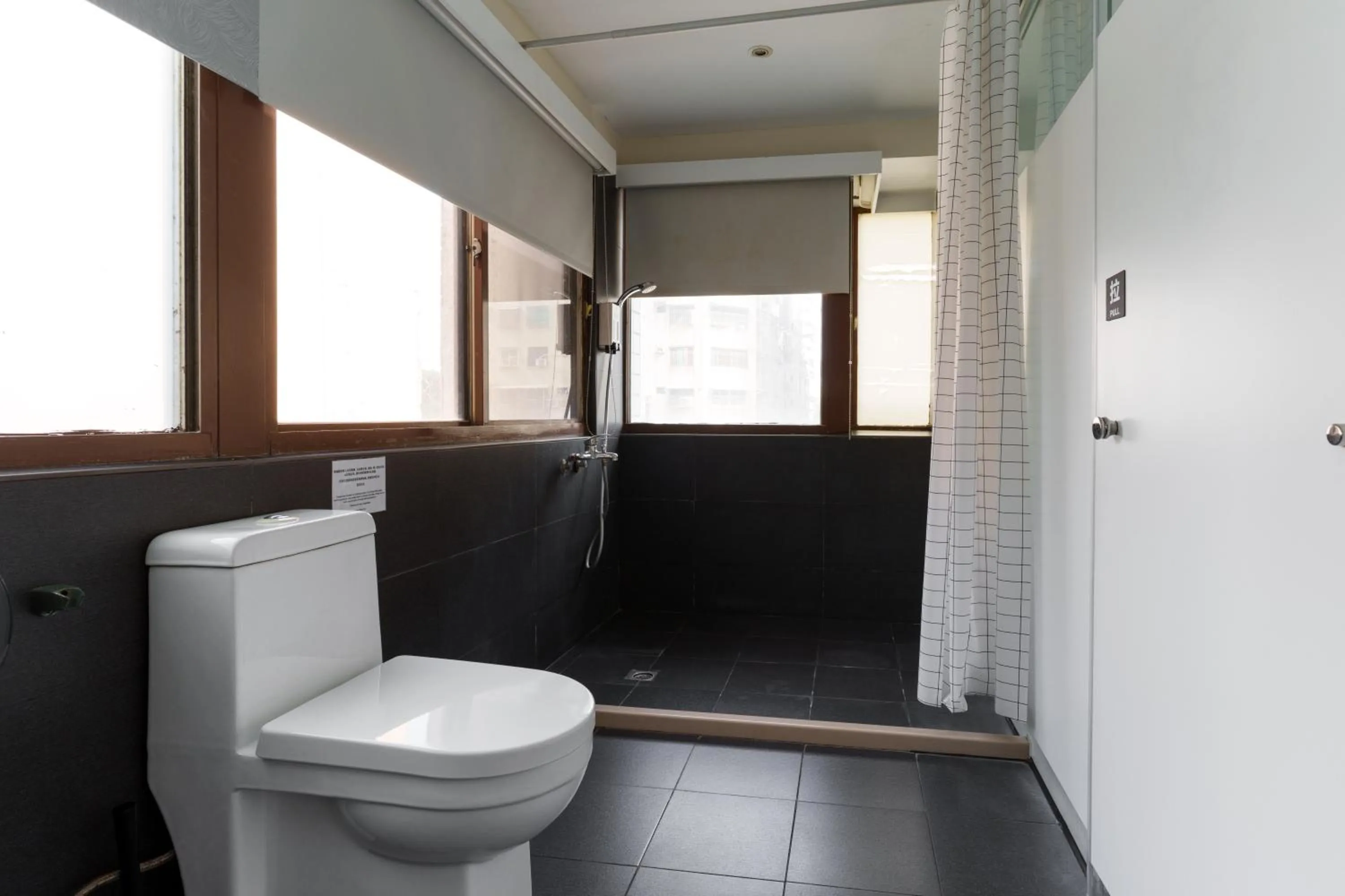 Bathroom in Love River Inn 愛河日央