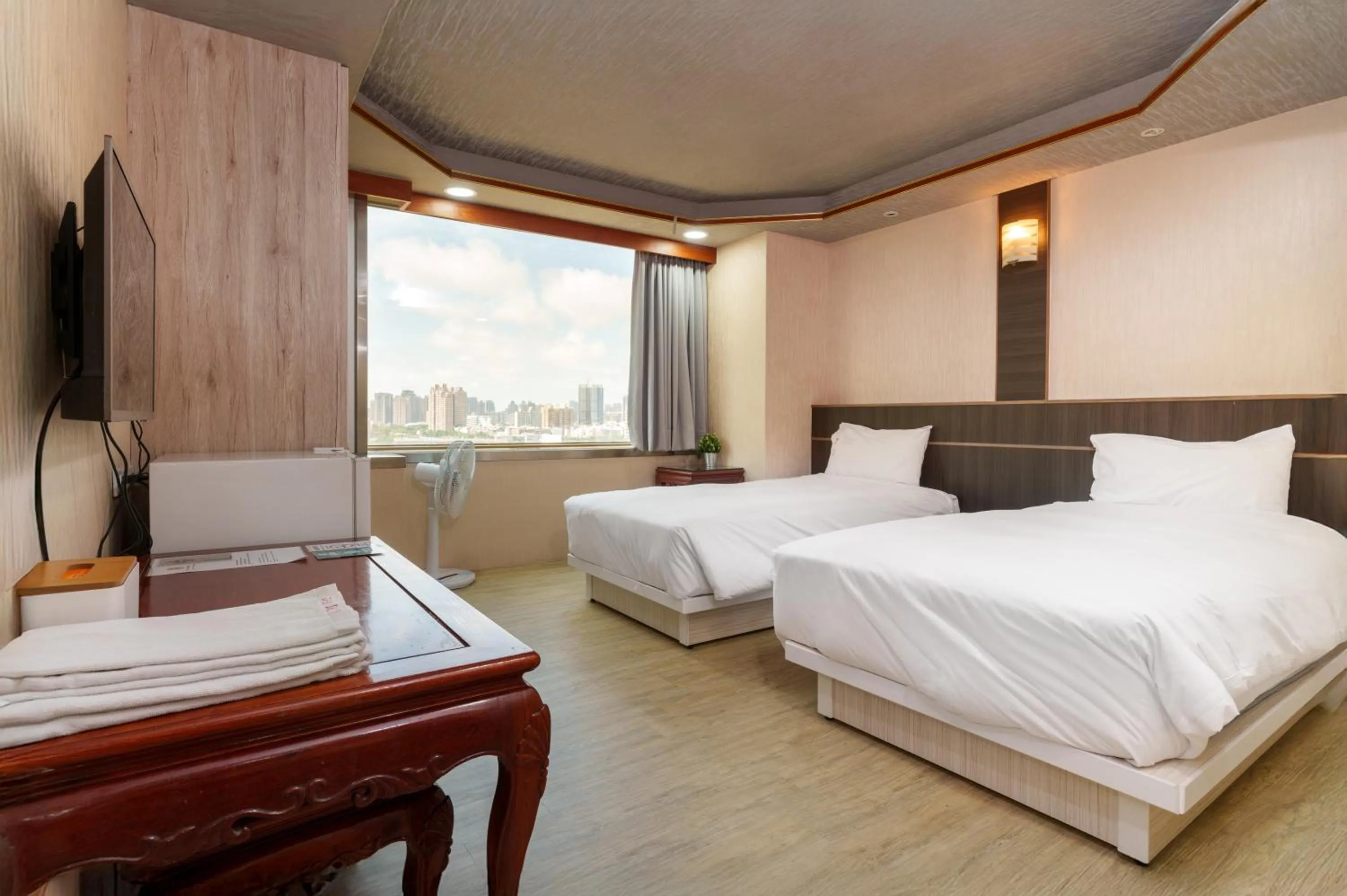 Bedroom, Bed in Love River Inn 愛河日央