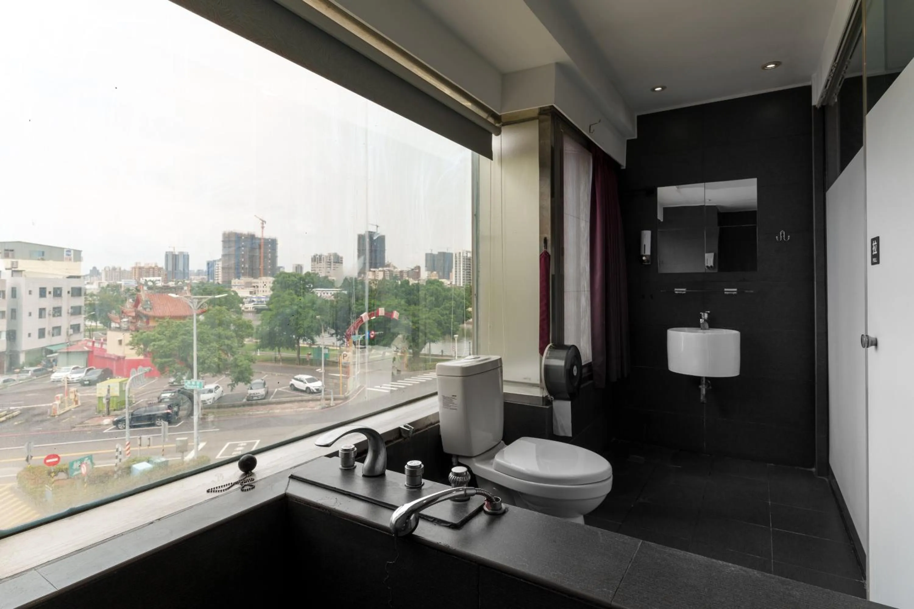 Bathroom in Love River Inn 愛河日央