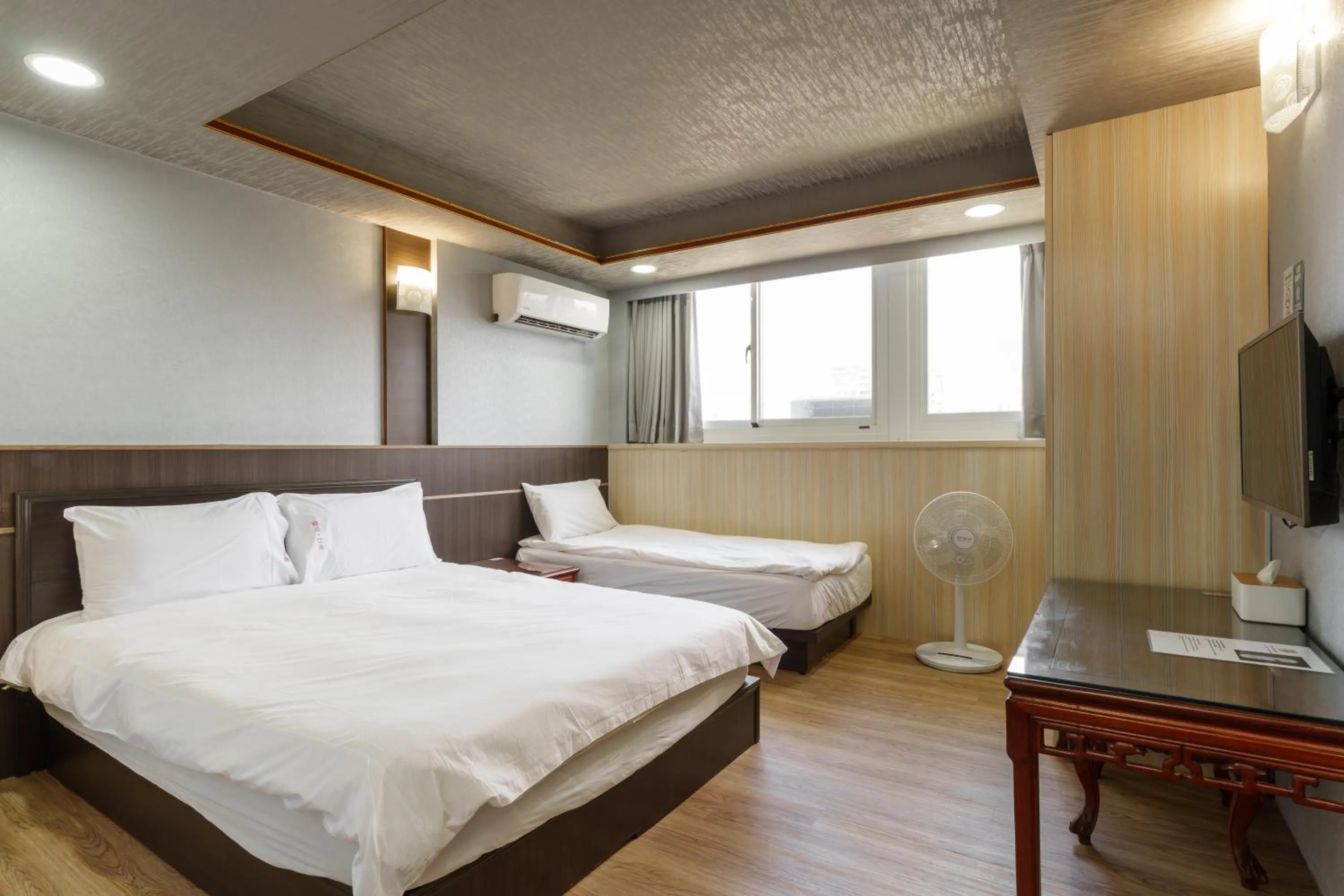 Bedroom, Bed in Love River Inn 愛河日央