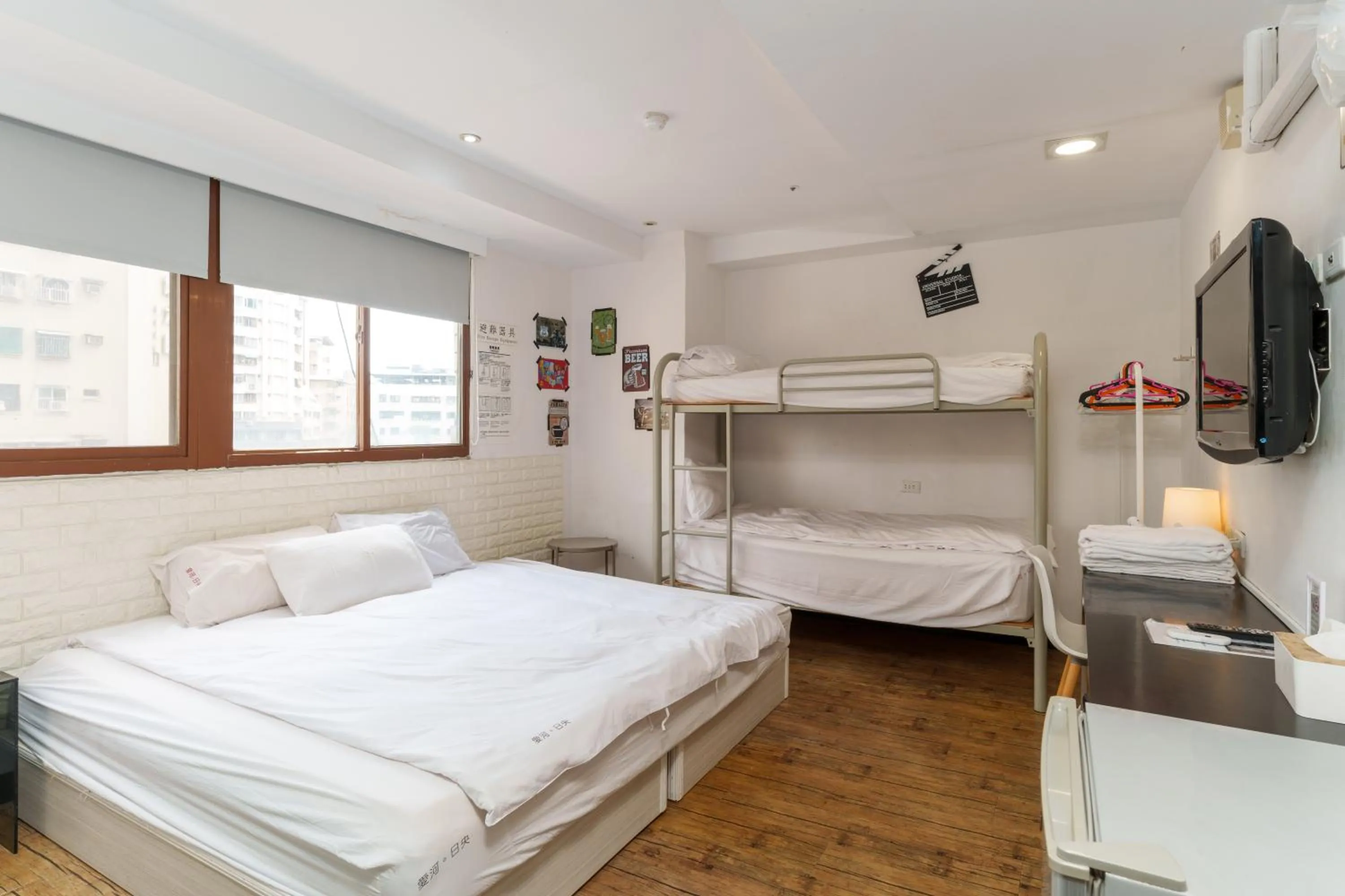 Bedroom, Bed in Love River Inn 愛河日央